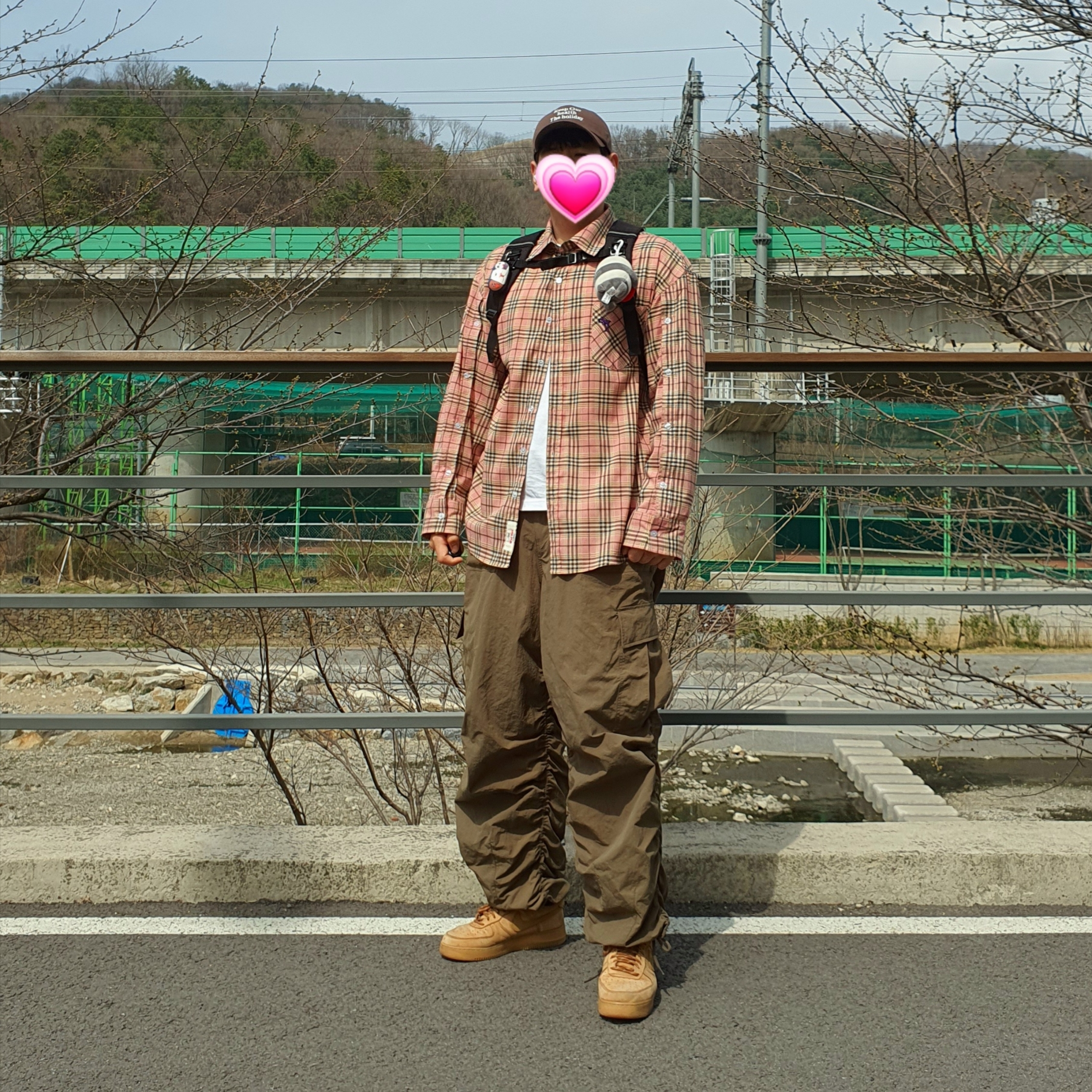 Nike Air Force 1 '07 WB Flax 착용 스타일 - 1