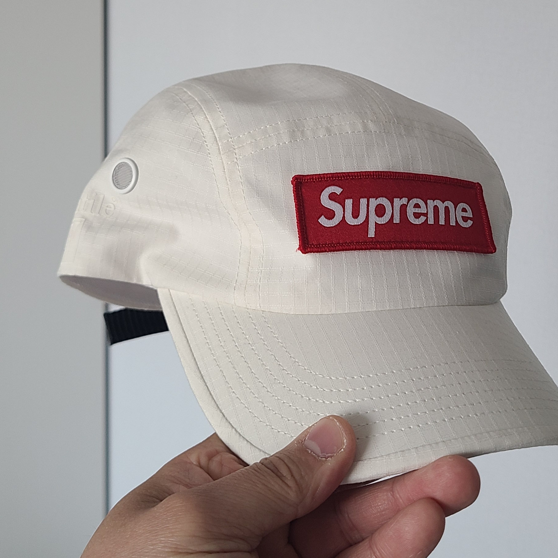 Supreme Ventile Camp Cap White - 23SS, Nike NRG ACG Cosmic Coa Long Sleeve T-Shirt White - Asia 착용 스타일 - 1