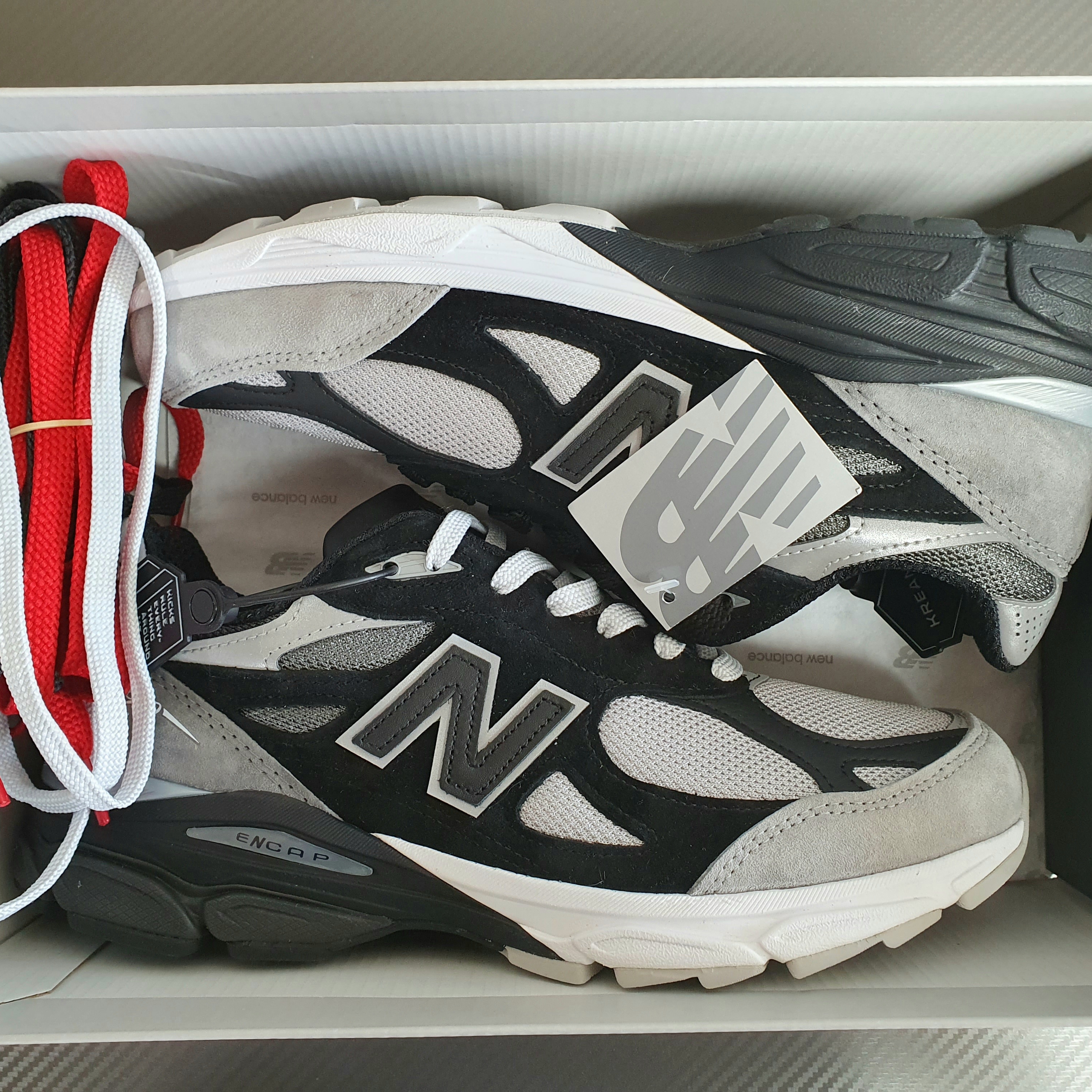 New Balance x DTLR 990v3 Grey Scale 착용 스타일 - 3