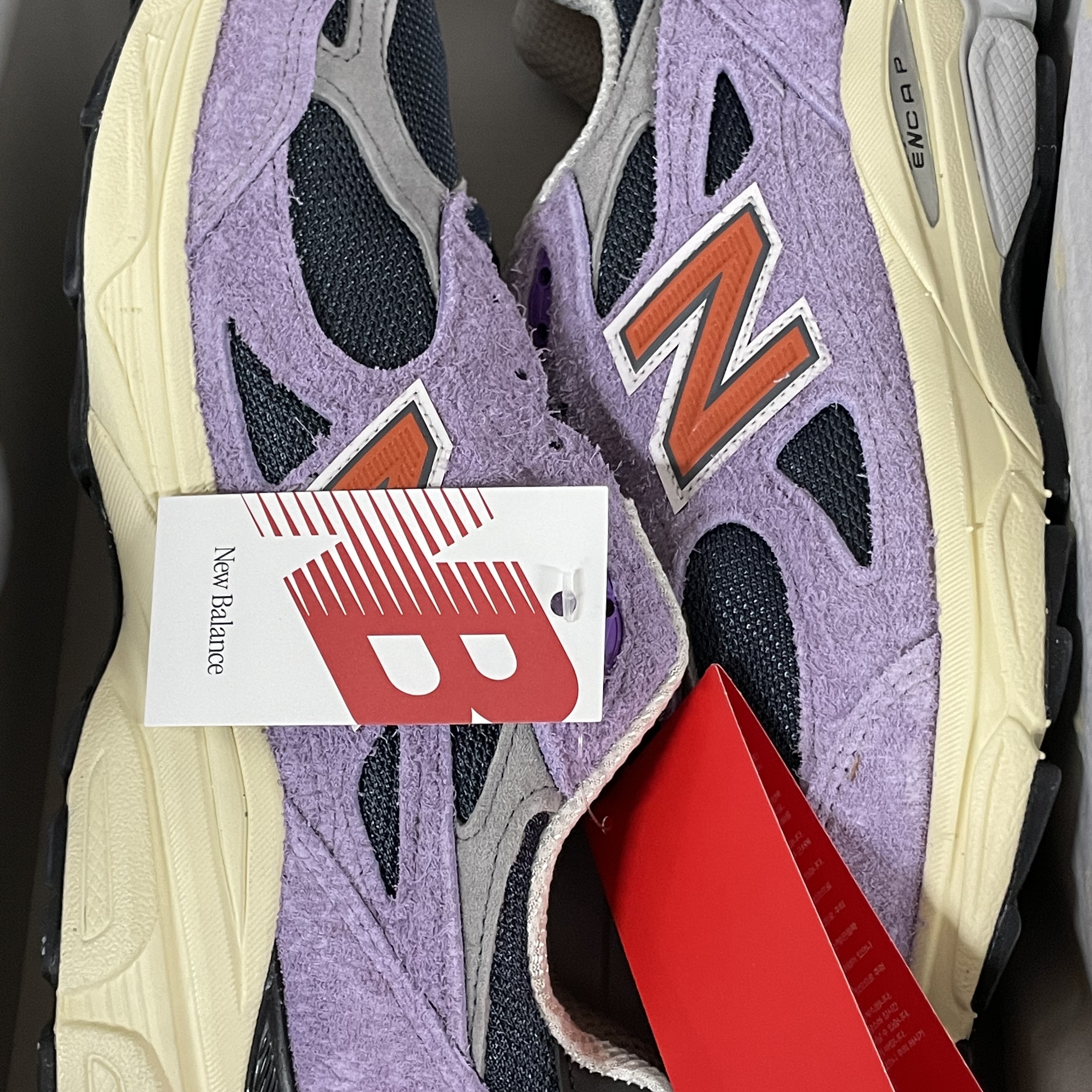 New Balance 990v3 Made in USA Raw Amethyst 착용 스타일 - 3