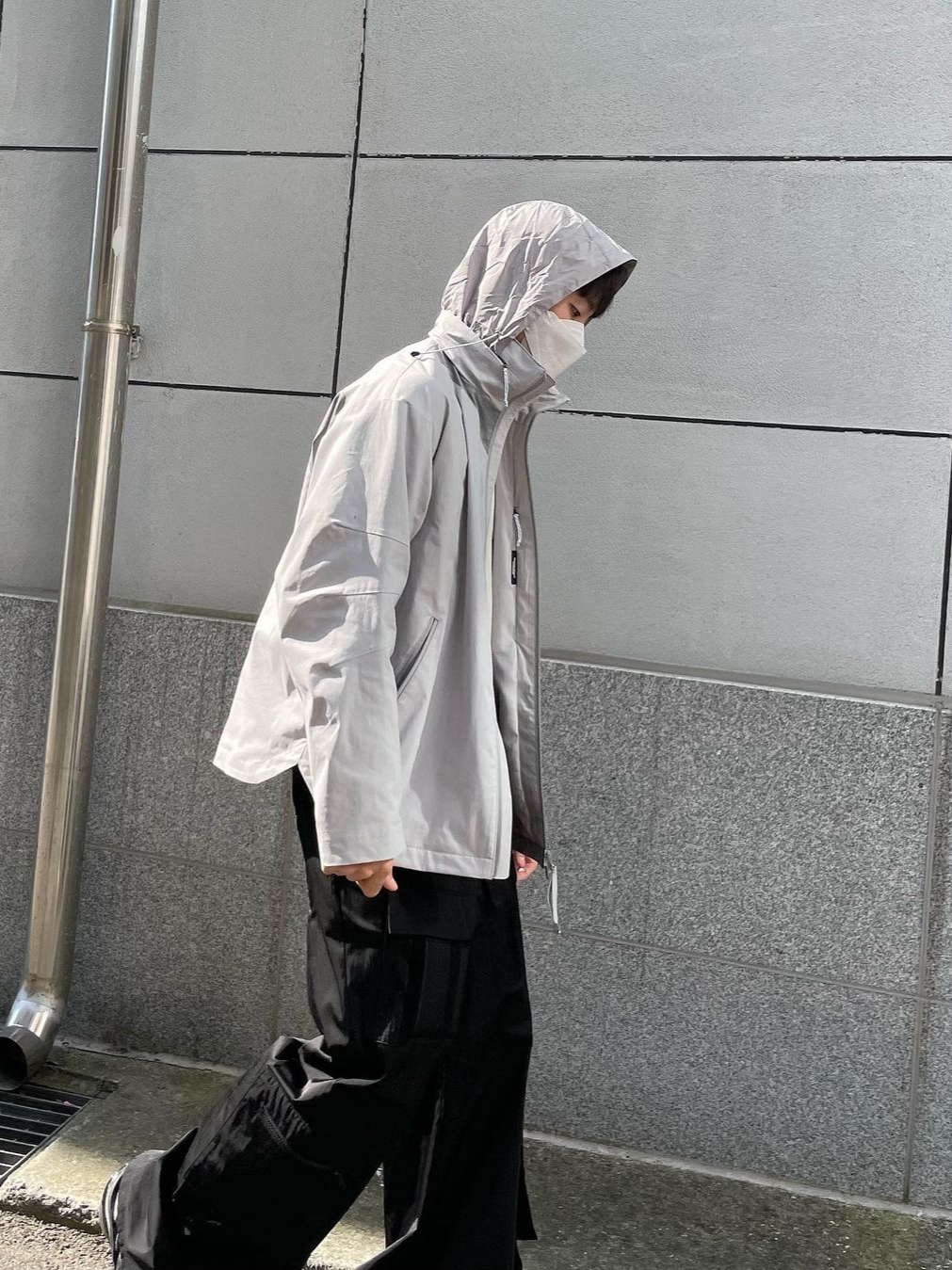 AOP New Cargo Series 01 Black, (W) Balenciaga Tyrex Sneakers Black White 착용 스타일 - 2