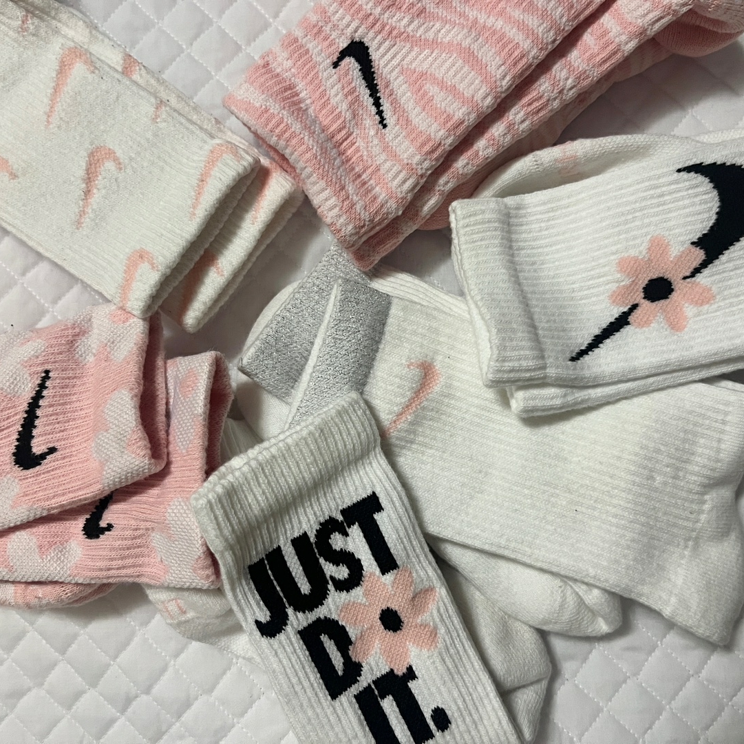 (Kids) Nike Everyday Plus Socks Pink White (6 Pack/Korean Ver.) 착용 스타일 - 1