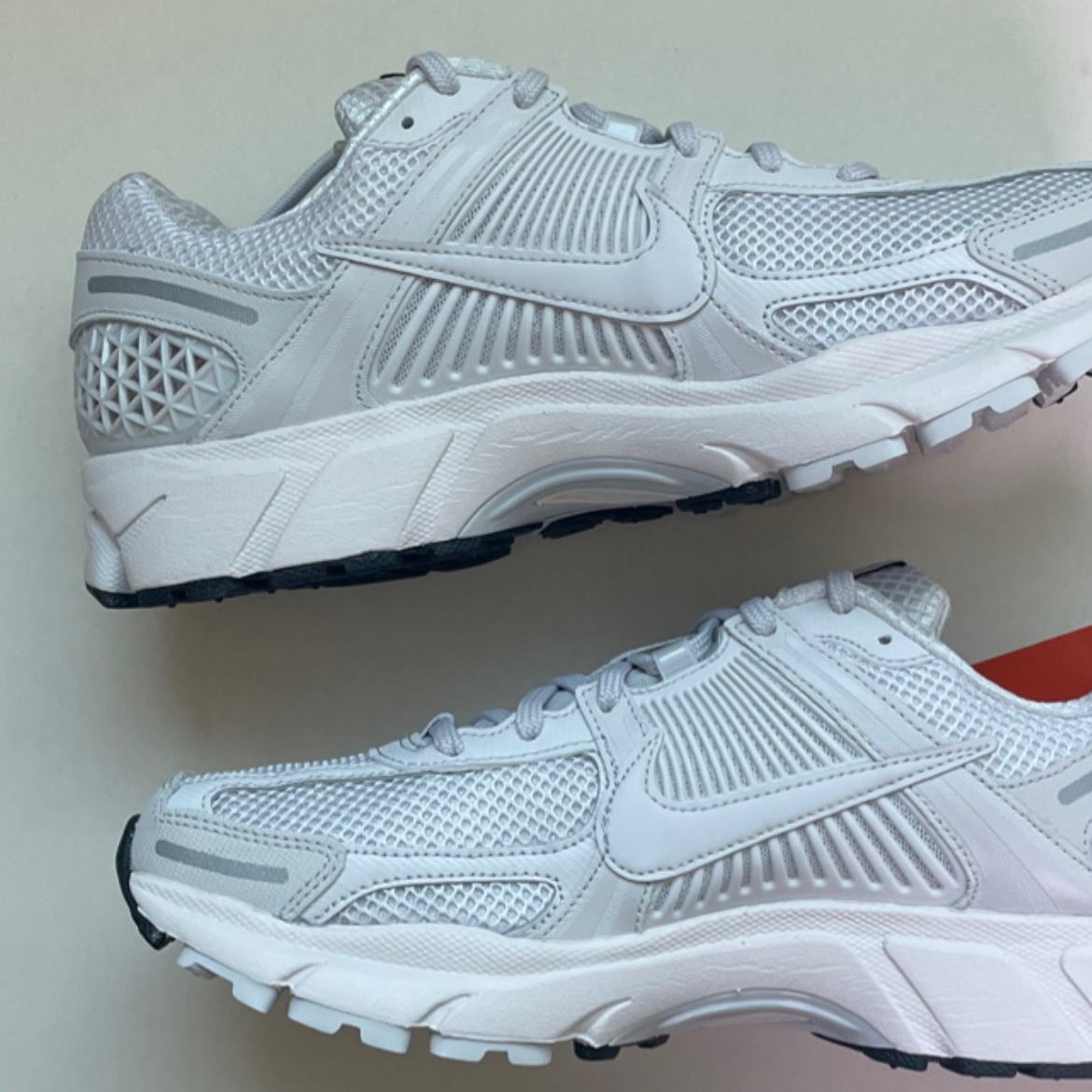 Nike Zoom Vomero 5 SP Vast Grey 2023 착용 스타일 - 1