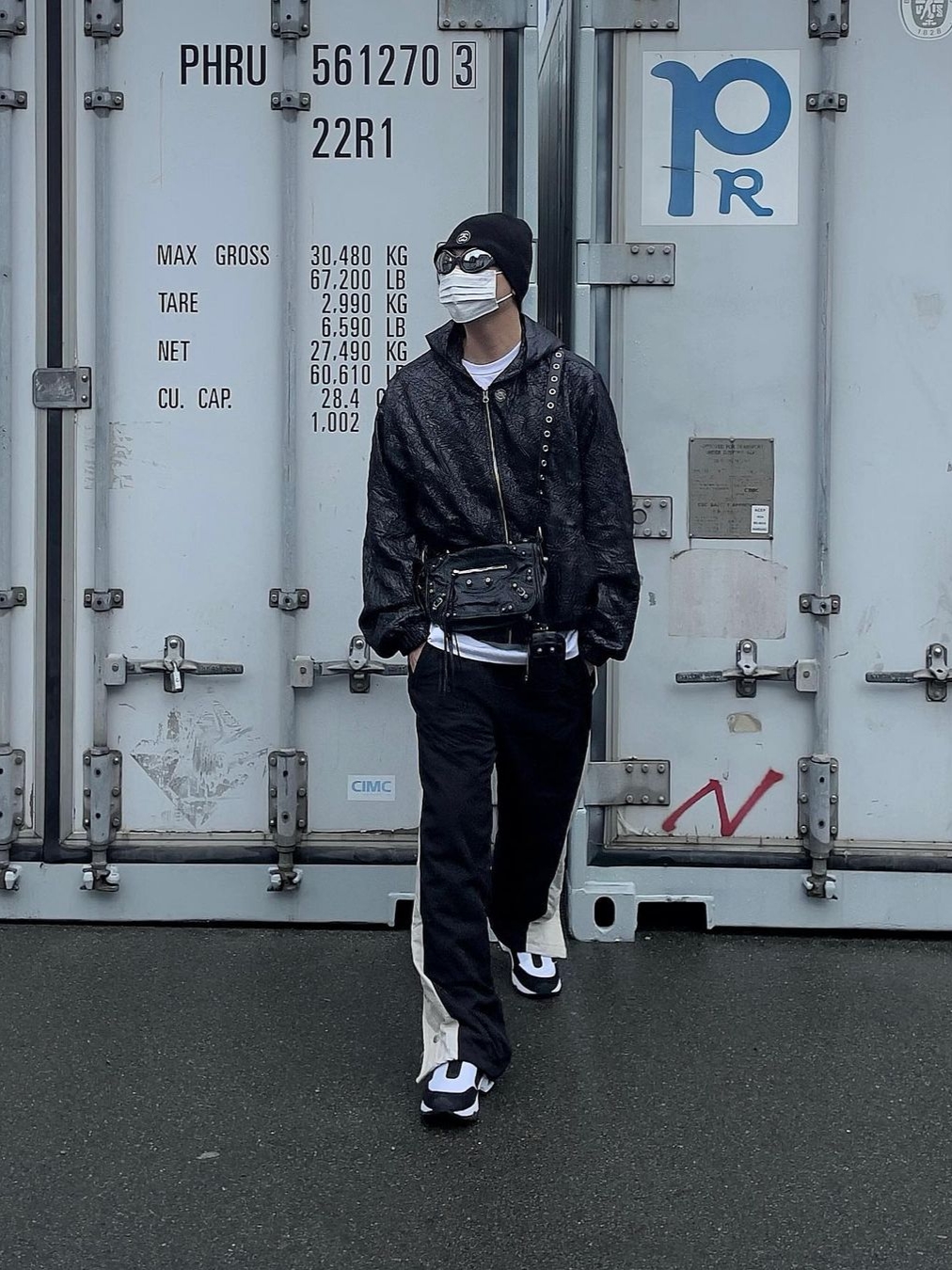 AOP Snap Track Pants Offwhite Black 착용 스타일 - 2