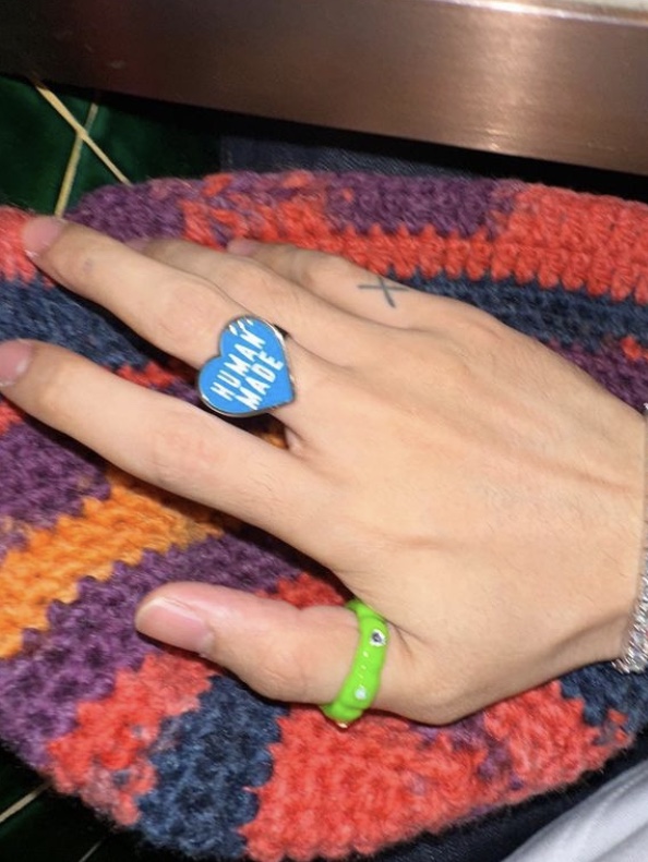 Human Made Heart Ring Blue 착용 스타일 - 1