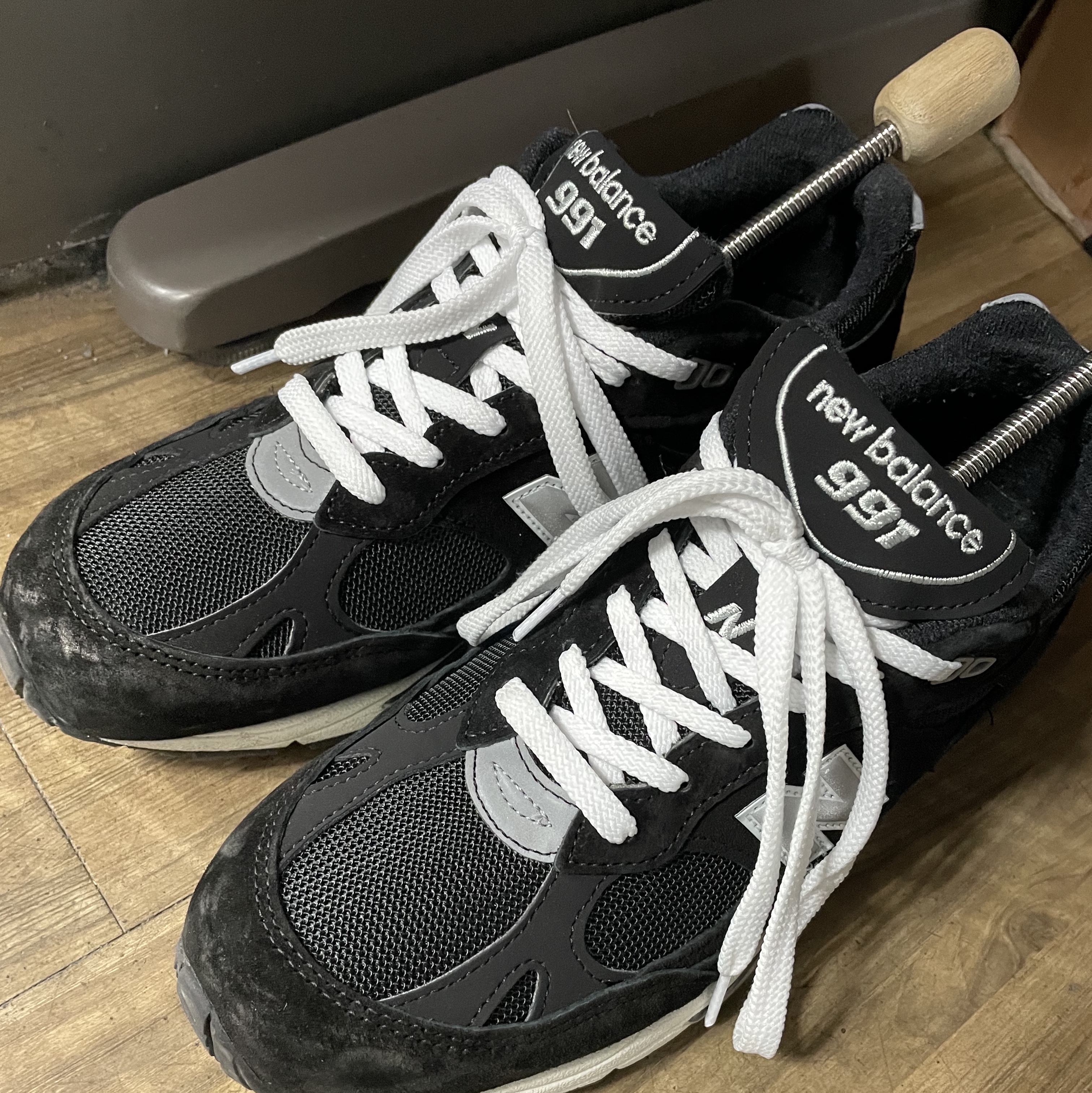 New Balance 991 Made in UK Black Silver 착용 스타일