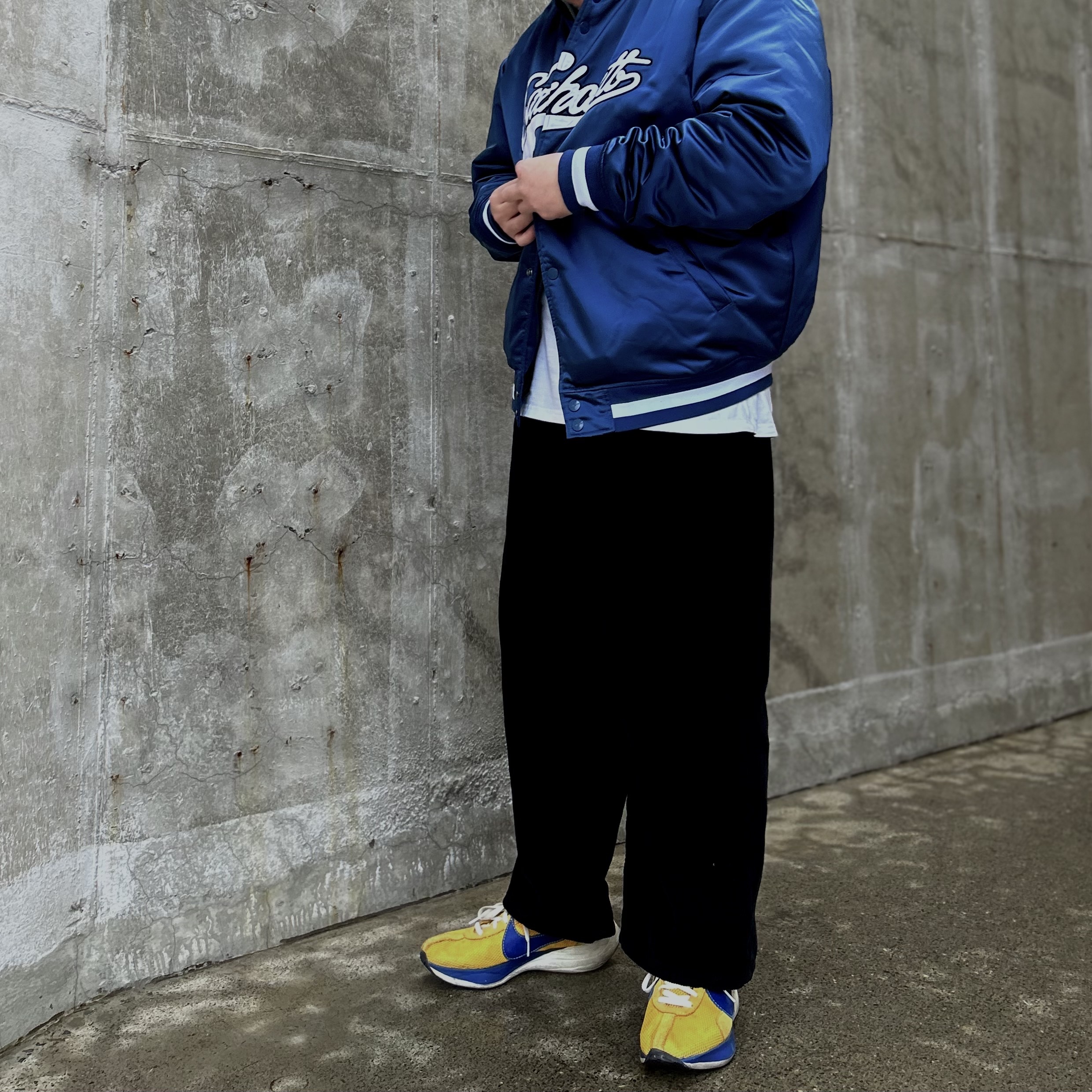 Nike Moon Racer Yellow Ochre Gym Blue 착용 스타일 - 2