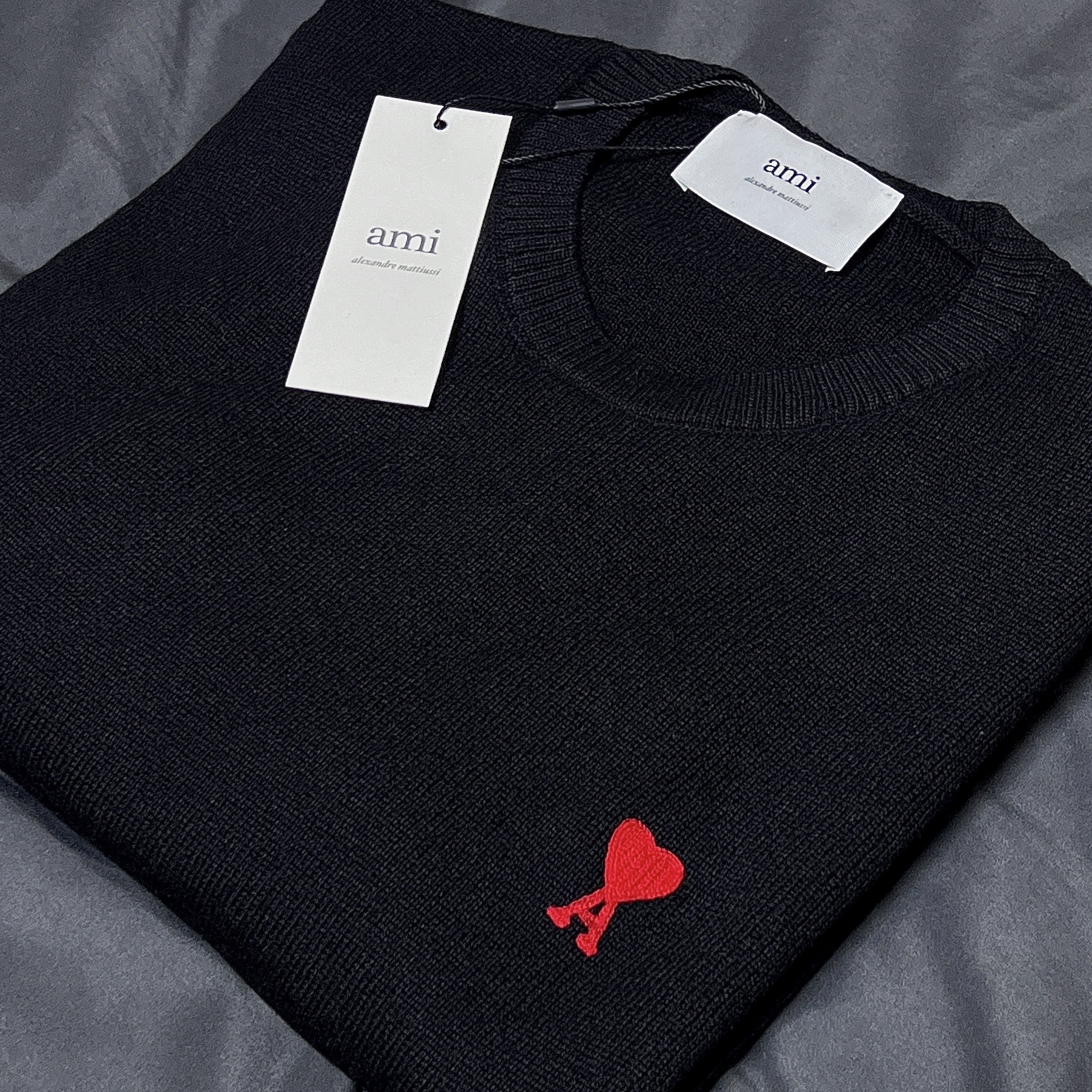 AMI de Coeur Wool Knit Black 착용 스타일