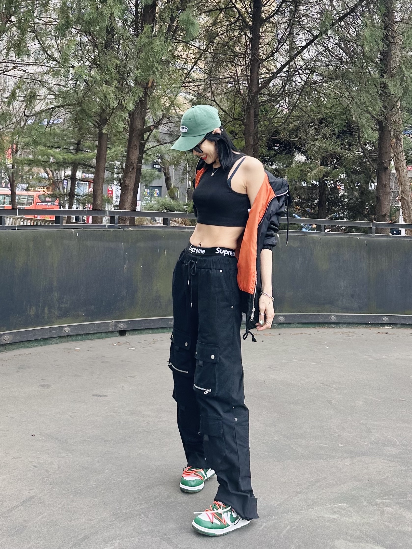 Supreme Puffer Neck Pouch Black - 22FW, Apple AirPods Max Lightning Silver (Korean Ver.) 착용 스타일 - 5