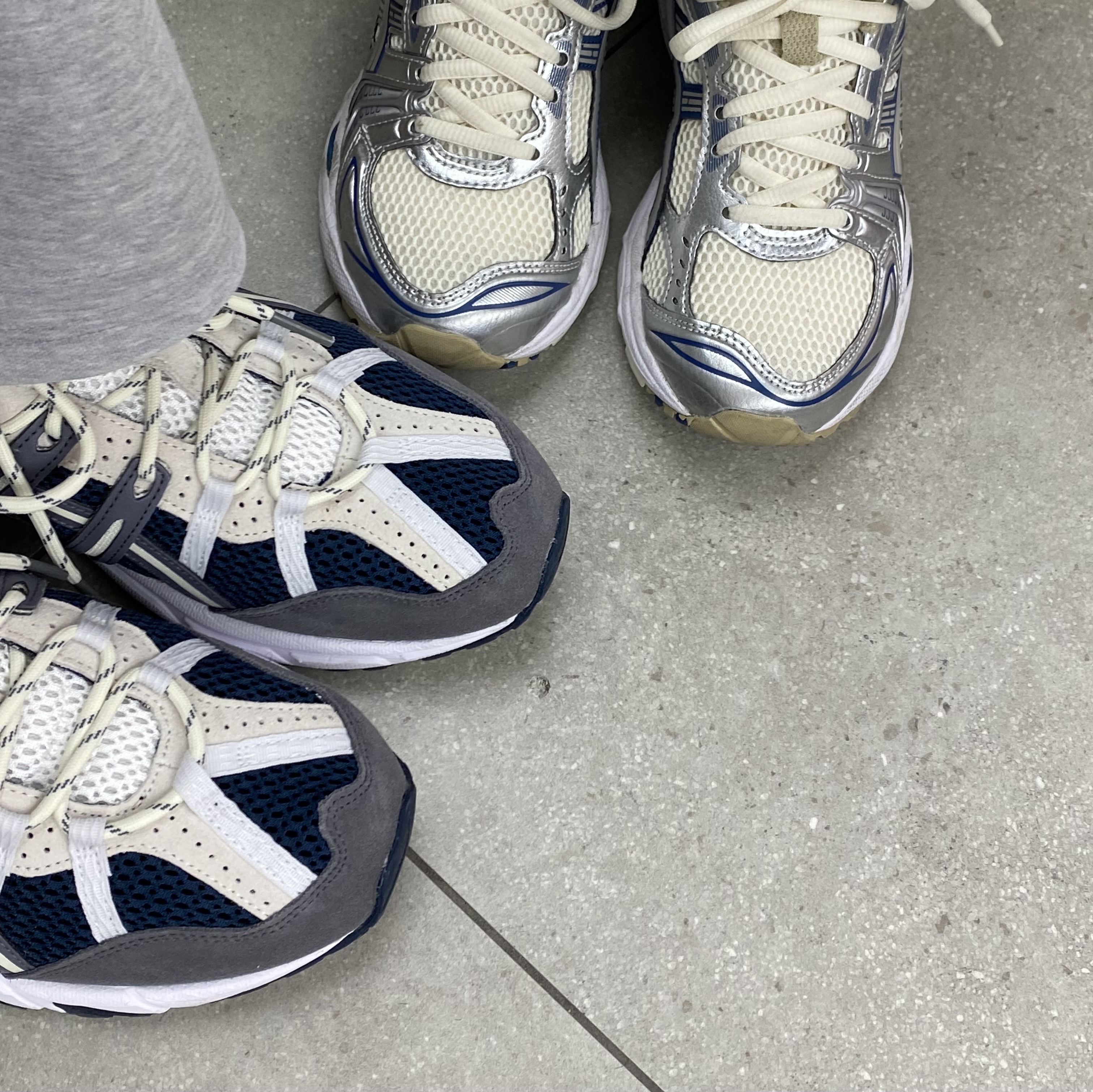 Asics Gel-Sonoma 15-50 French Blue, Asics Gel-Kayano 14 Cream Pure Silver 착용 스타일