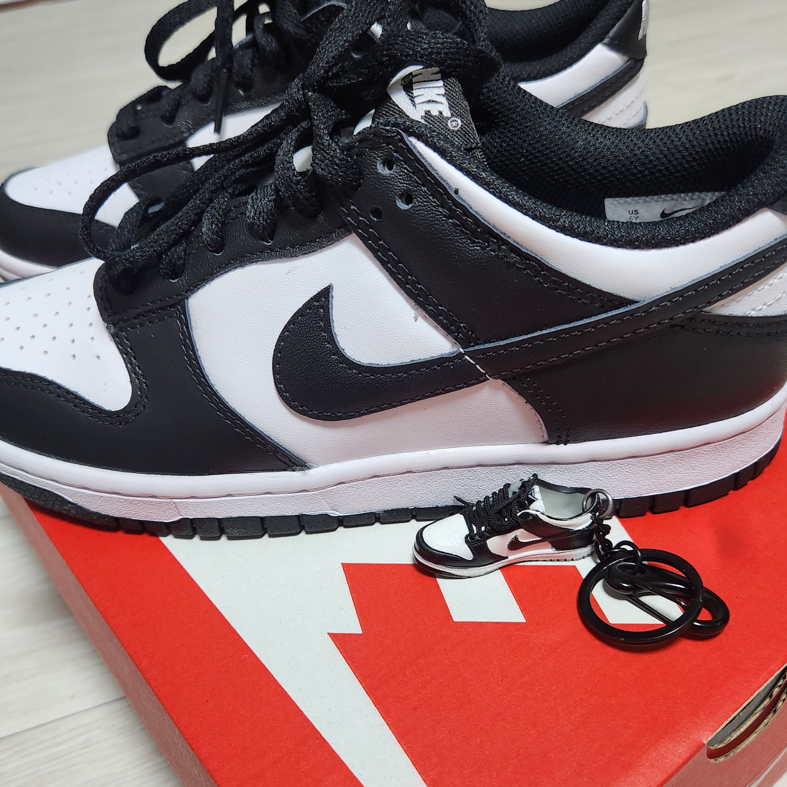 (GS) Nike Dunk Low Black 착용 스타일