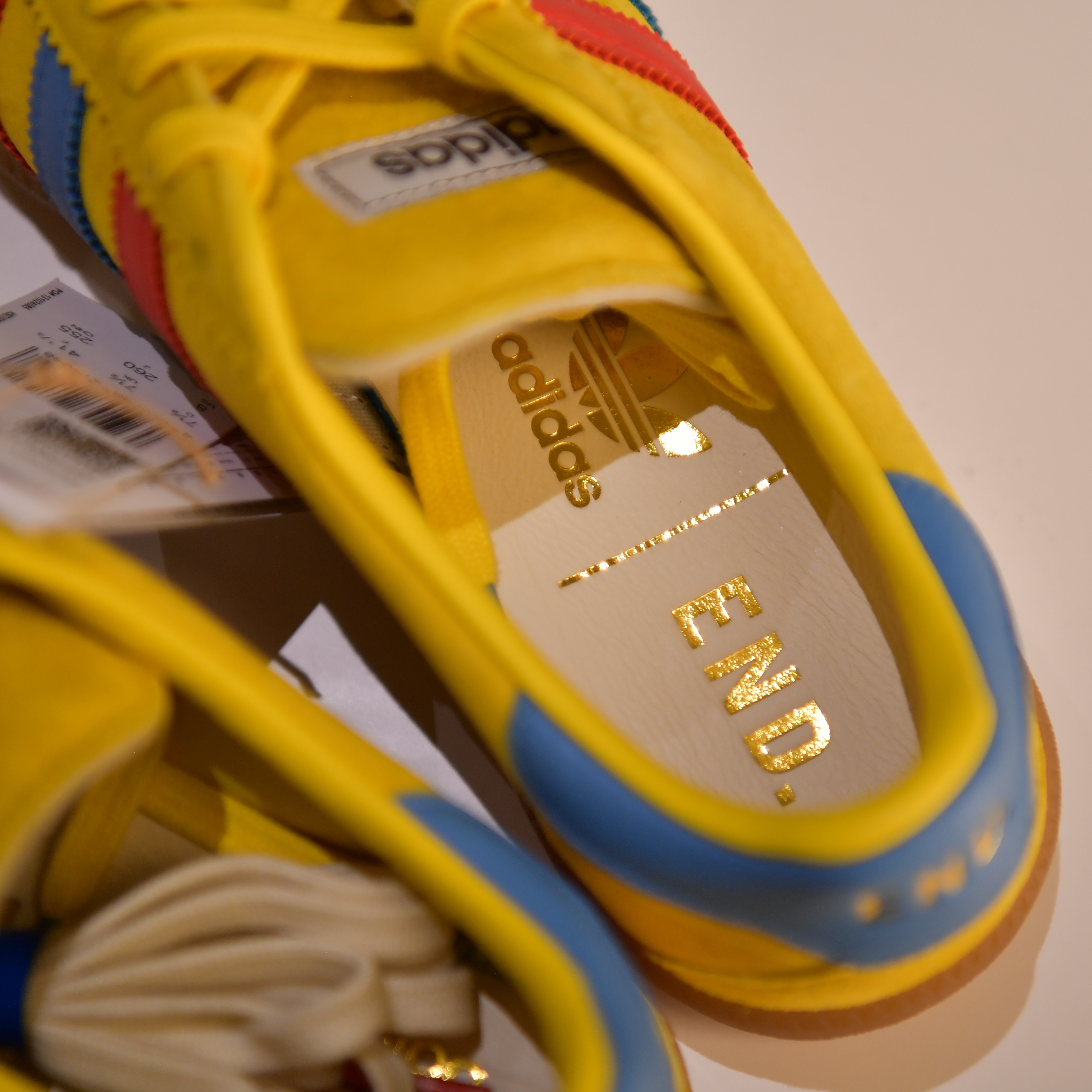 Adidas x END. Bermuda Team Yellow, Adidas x END. Spezial Handball Blue 착용 스타일 - 5