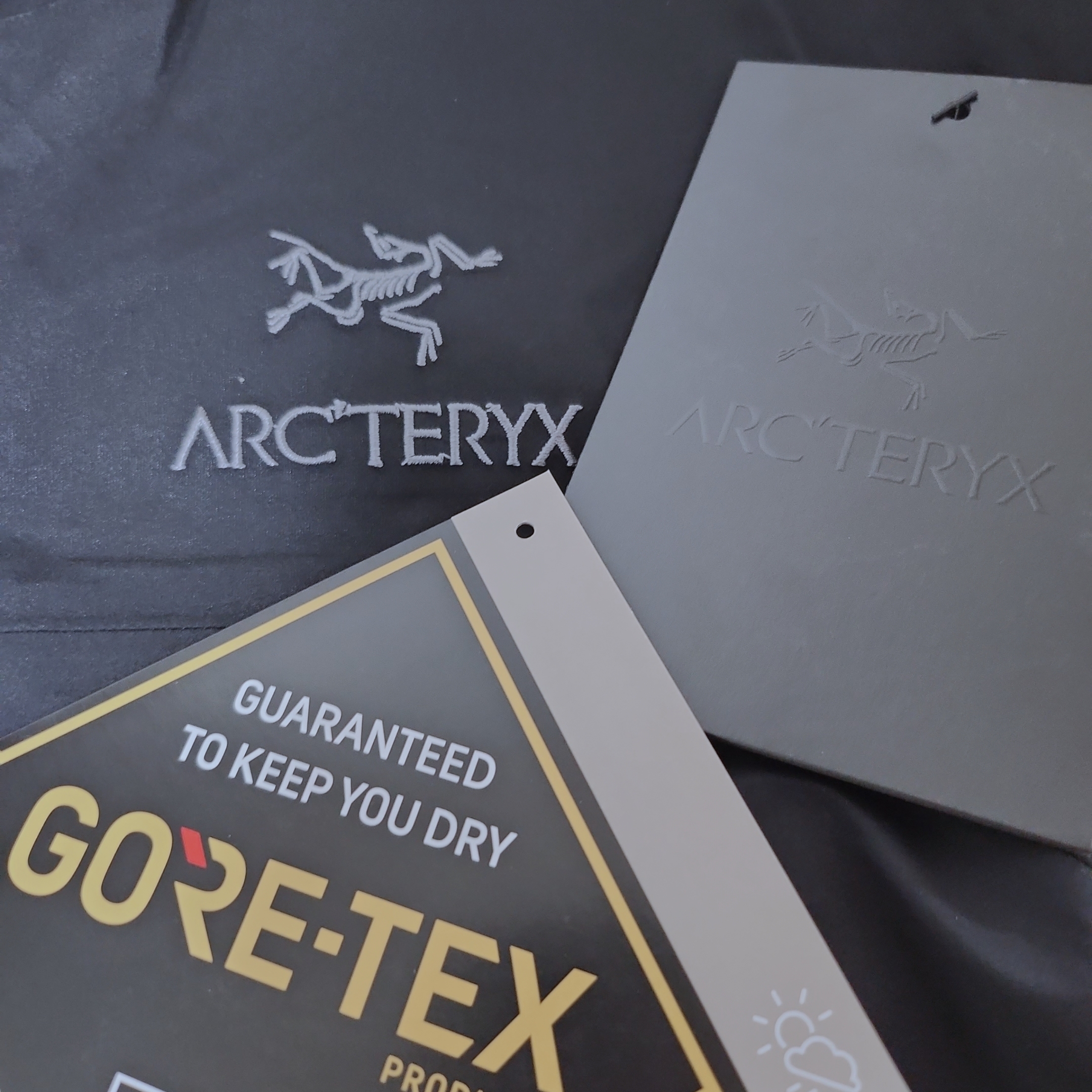 Arc'teryx Beta Jacket Black 착용 스타일 - 2
