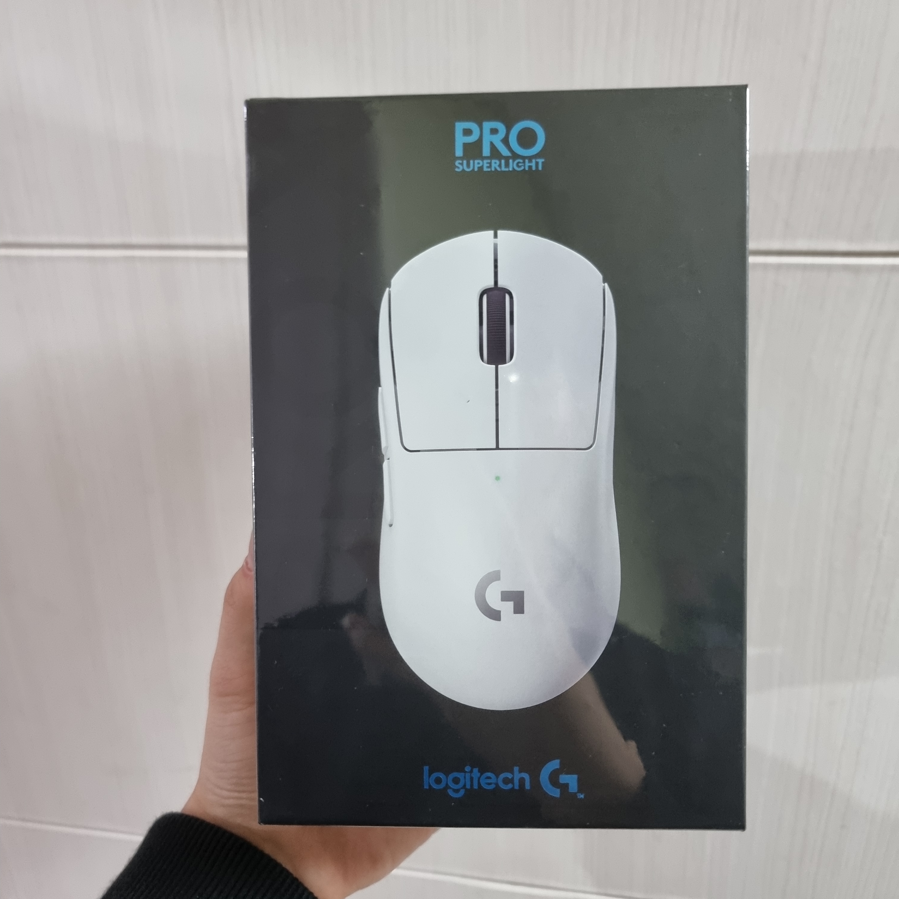 Logitech G Pro X Superlight Wireless Gaming Mouse White (Korean Ver.) 착용 스타일 - 2