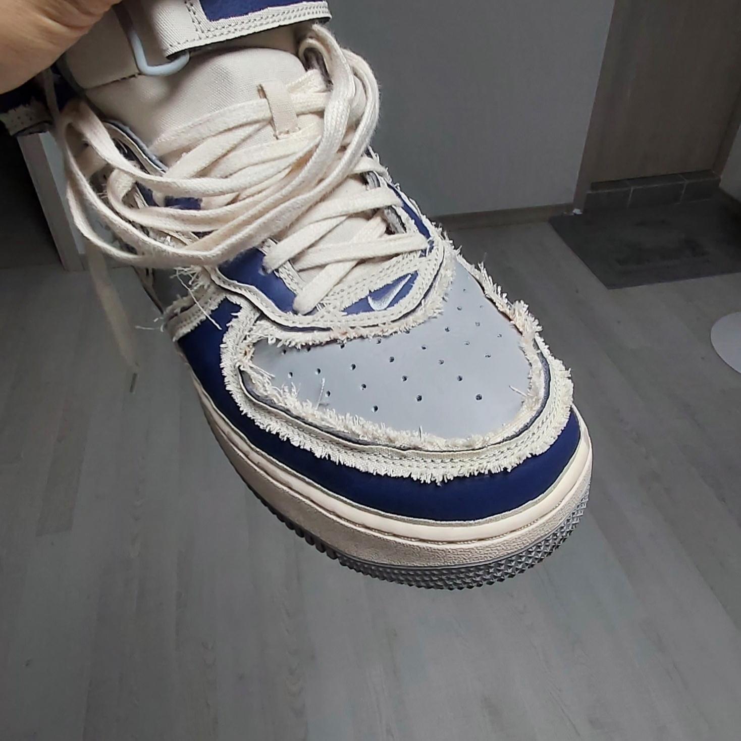 Nike Air Force 1 Mid '07 Pearl White 착용 스타일 - 4