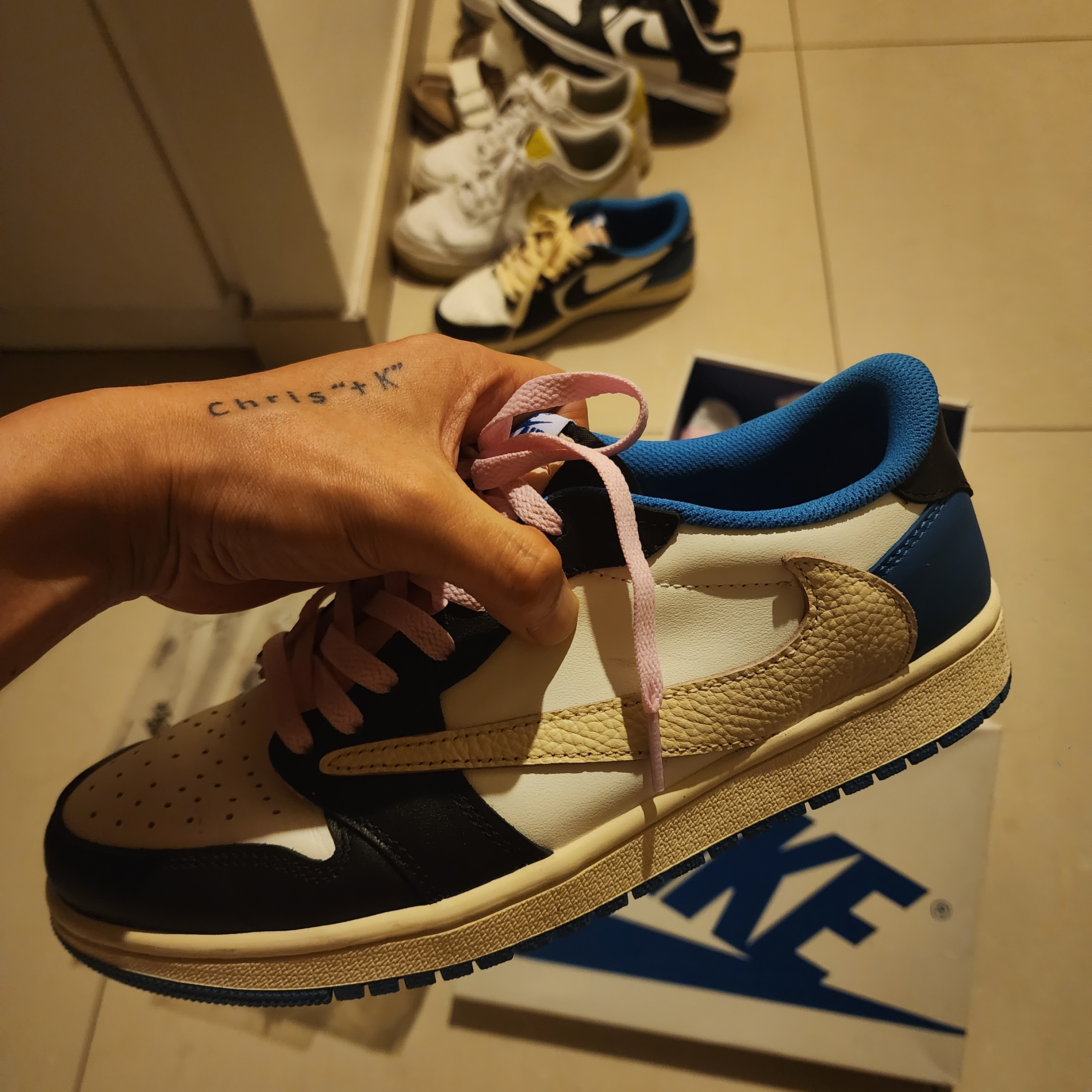 Jordan 1 x Travis Scott x Fragment Retro Low OG SP Military Blue 착용 스타일