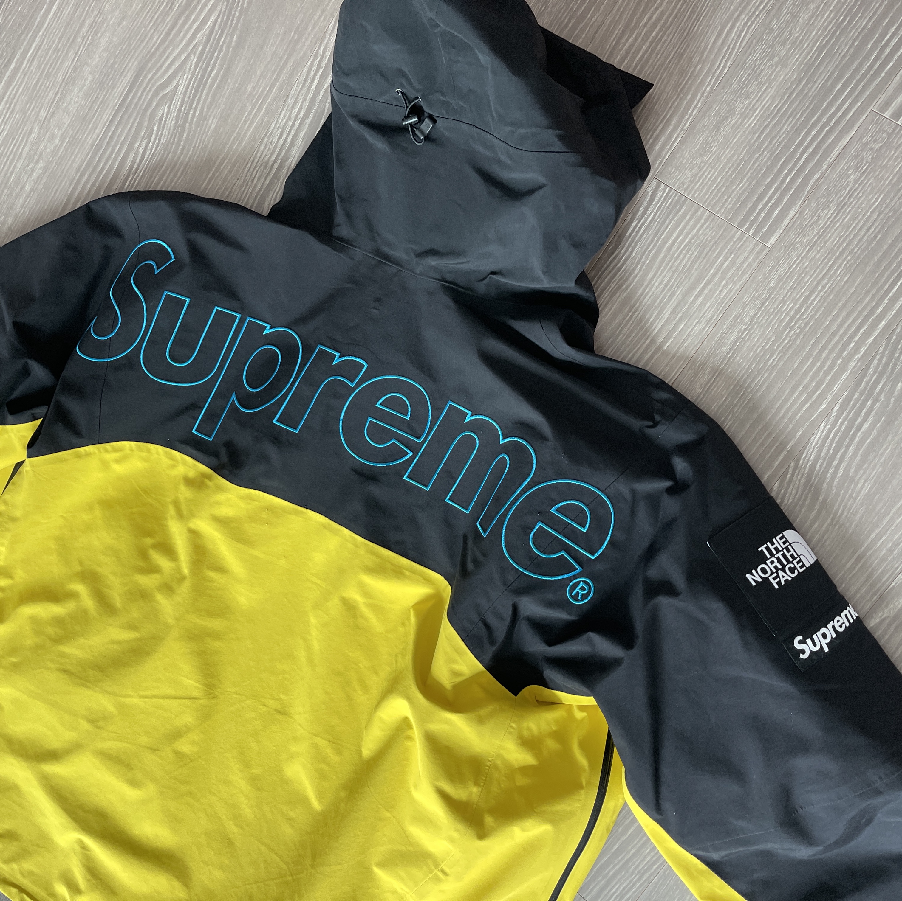 Supreme x The North Face Taped Seam Shell Jacket Yellow - 22FW 착용 스타일