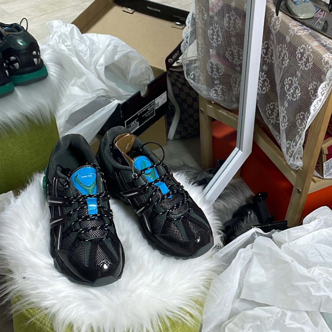 (W) Asics x Matin Kim Gel-Sonoma 15-50 Black Pure Silver 착용 스타일 - 1