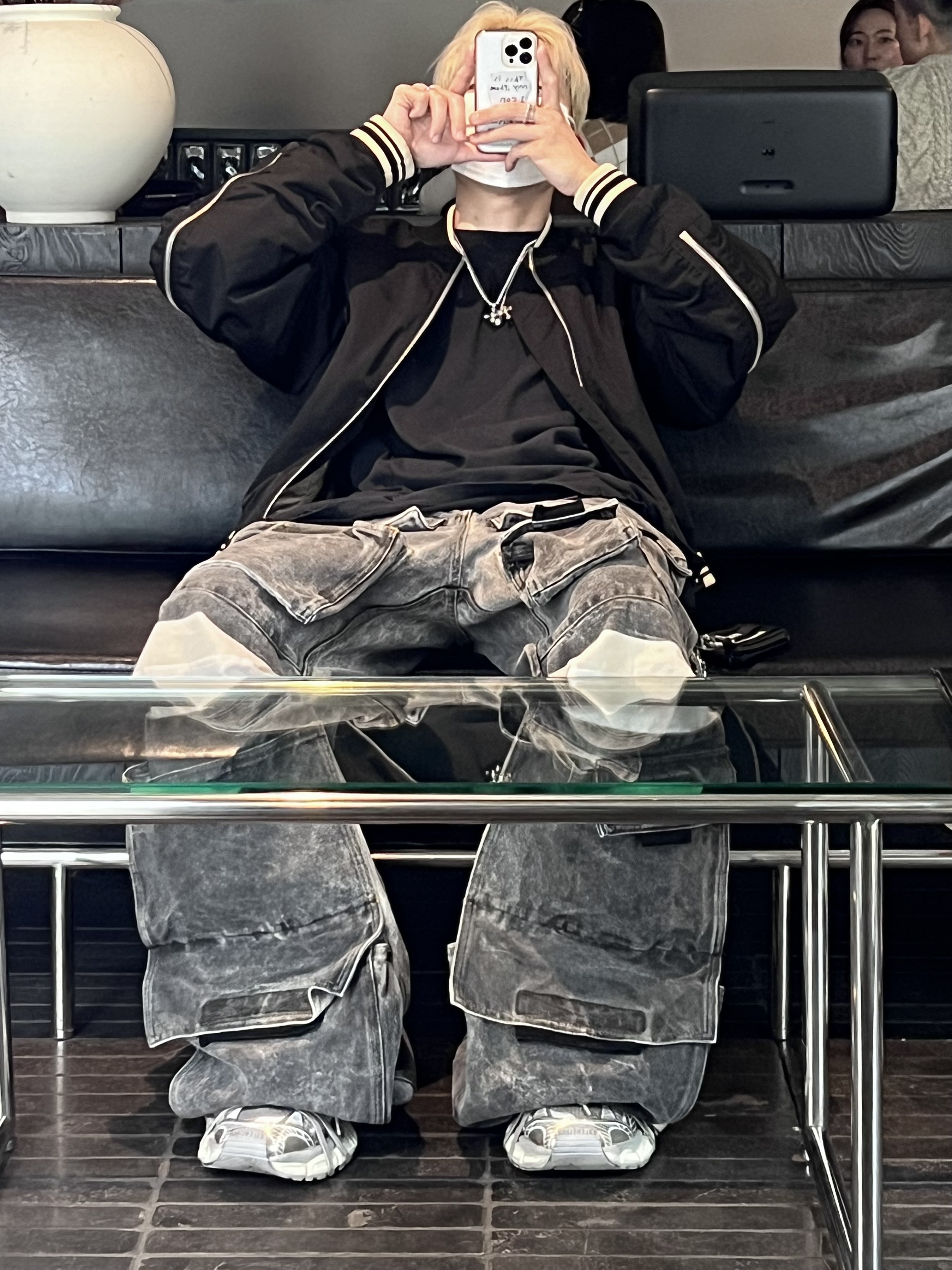 Diesel P-Onlypocket Cargo Pants in Sprayed Cotton Canvas Dark Grey, Balenciaga 3XL Sneakers Light Beige 착용 스타일 - 1