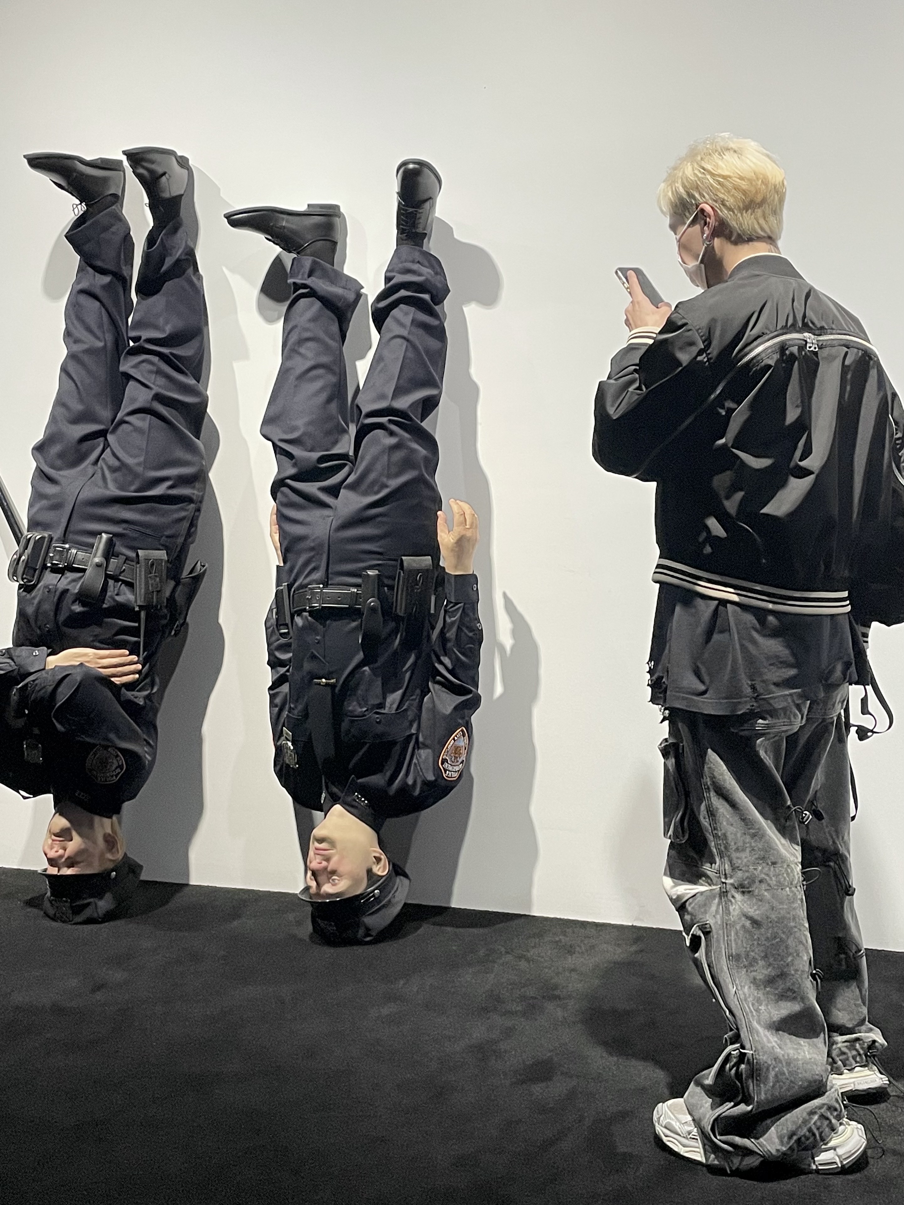 Diesel P-Onlypocket Cargo Pants in Sprayed Cotton Canvas Dark Grey, Balenciaga 3XL Sneakers Light Beige 착용 스타일 - 3