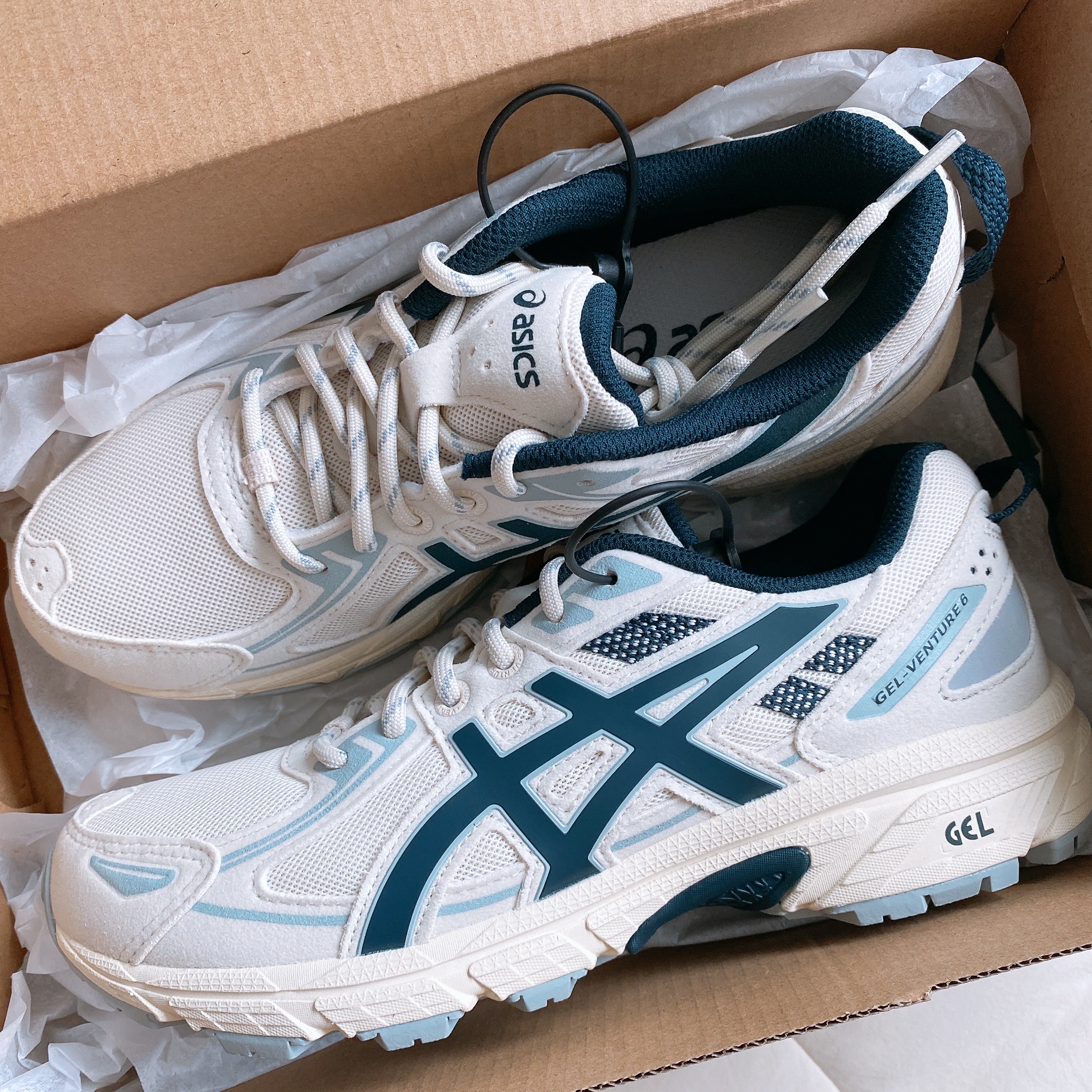 Asics Gel-Venture 6 SPS Birch French Blue 착용 스타일