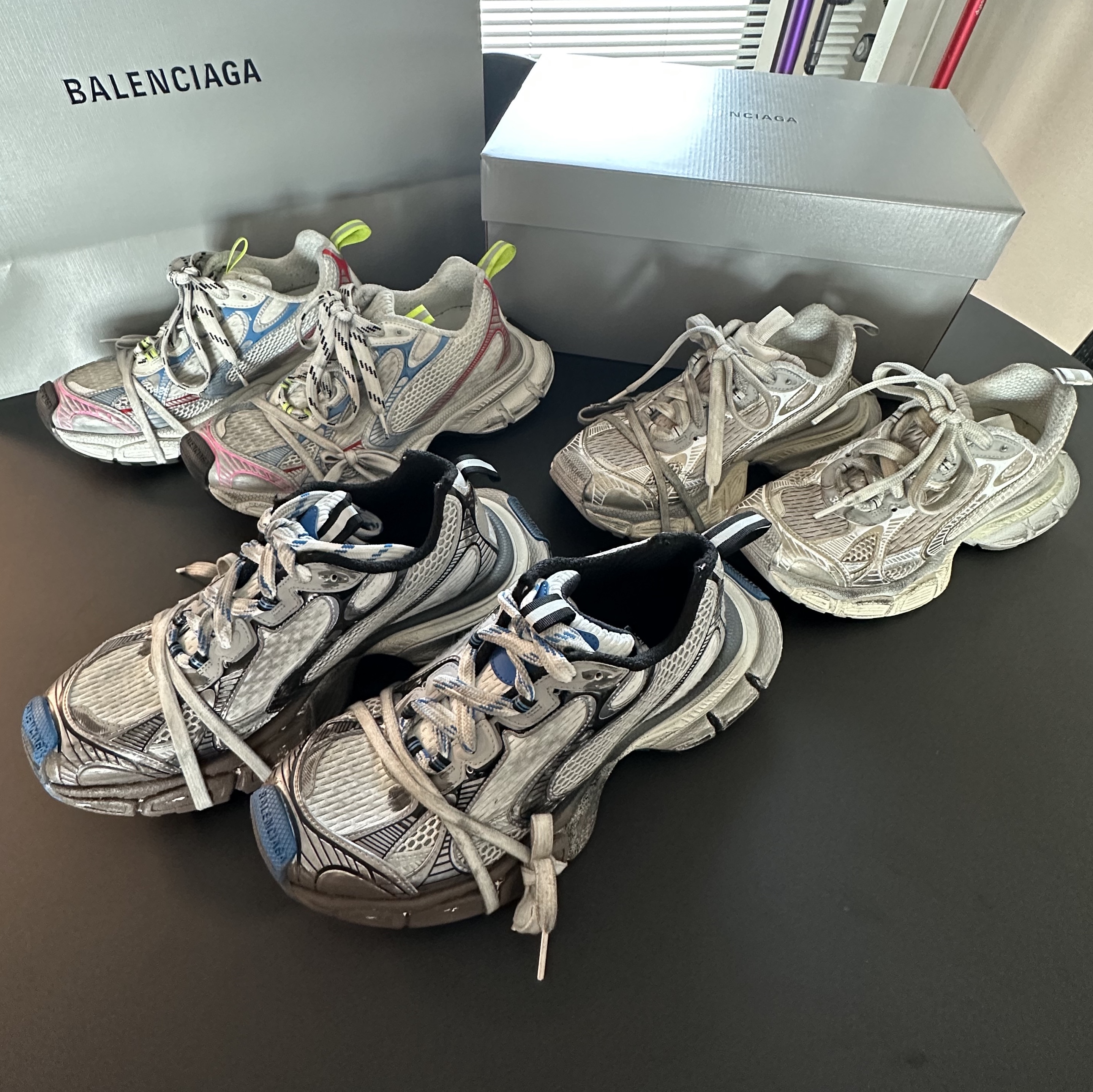 Balenciaga 3XL Sneakers Worn Out Grey White Blue 착용 스타일 - 5