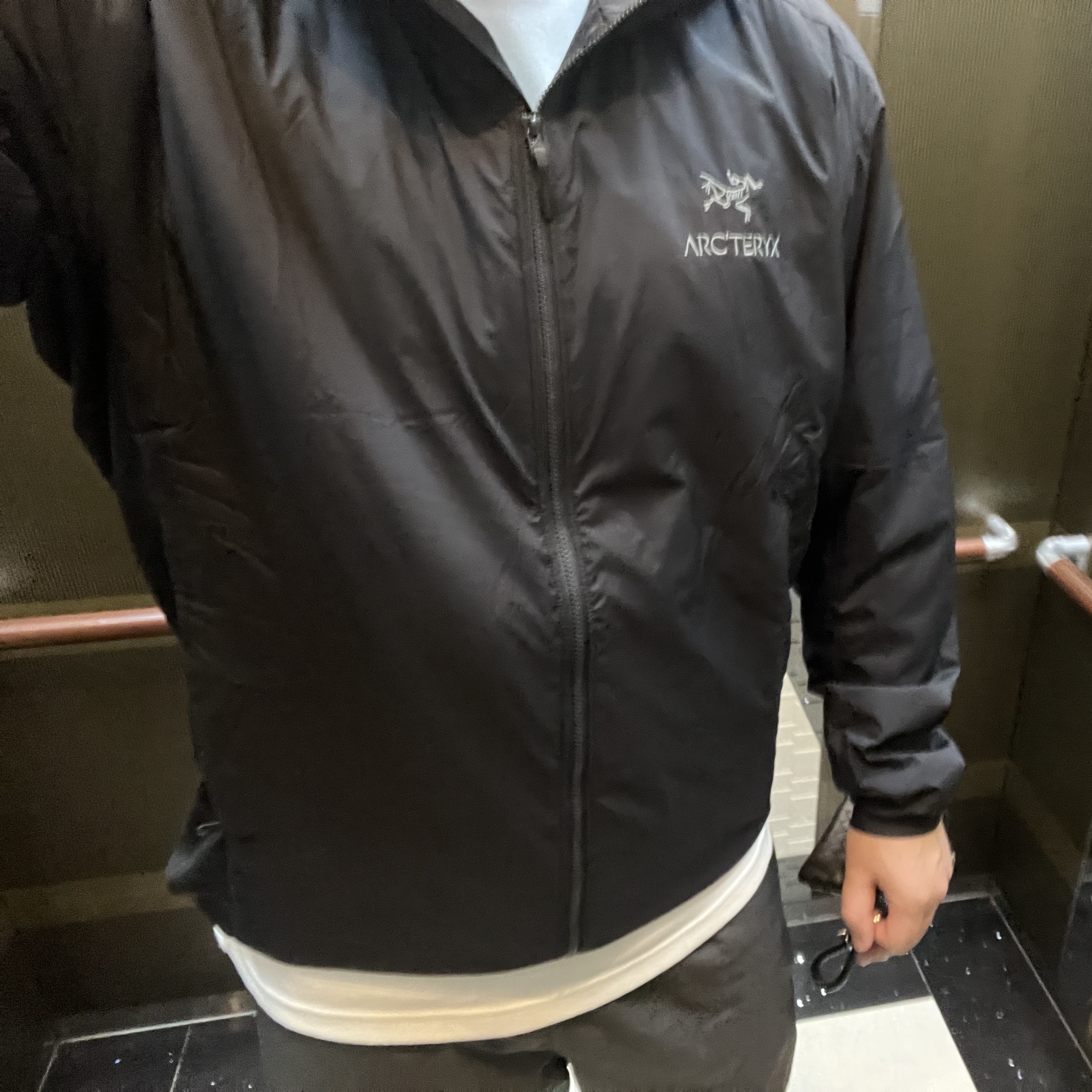 Arc'teryx Atom LT Hoody Black 착용 스타일
