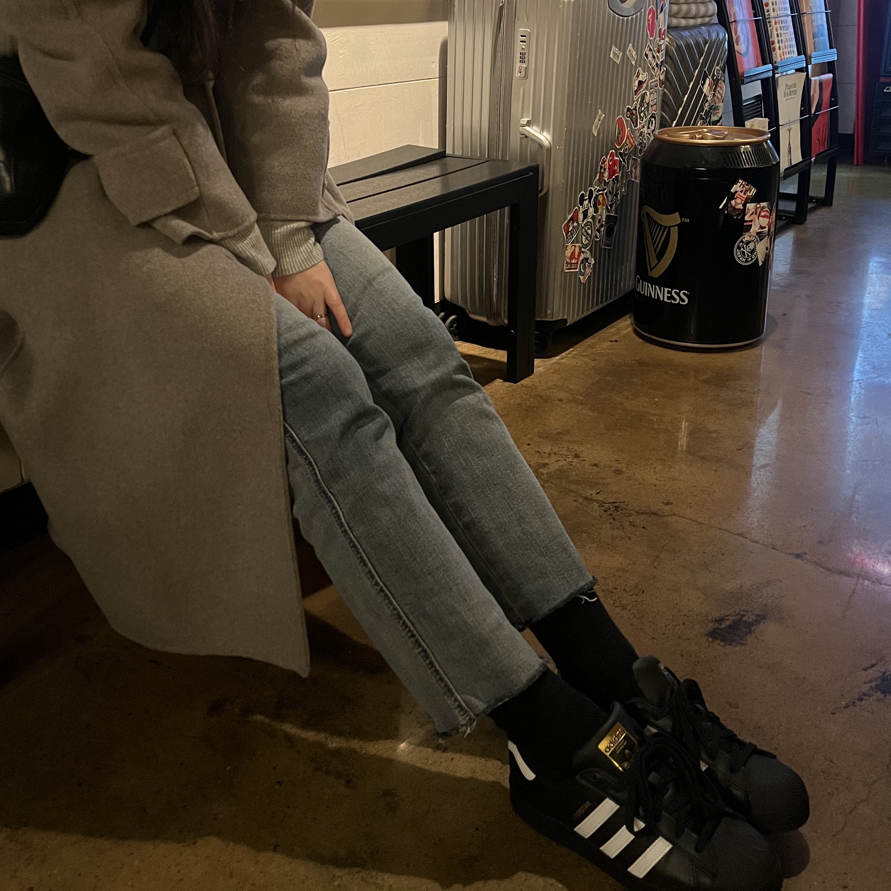 (J) Adidas Superstar Black White 착용 스타일