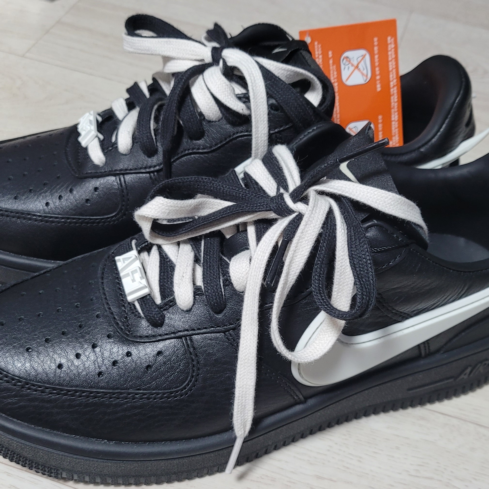 Nike x Ambush Air Force 1 Low SP Black 착용 스타일 - 2