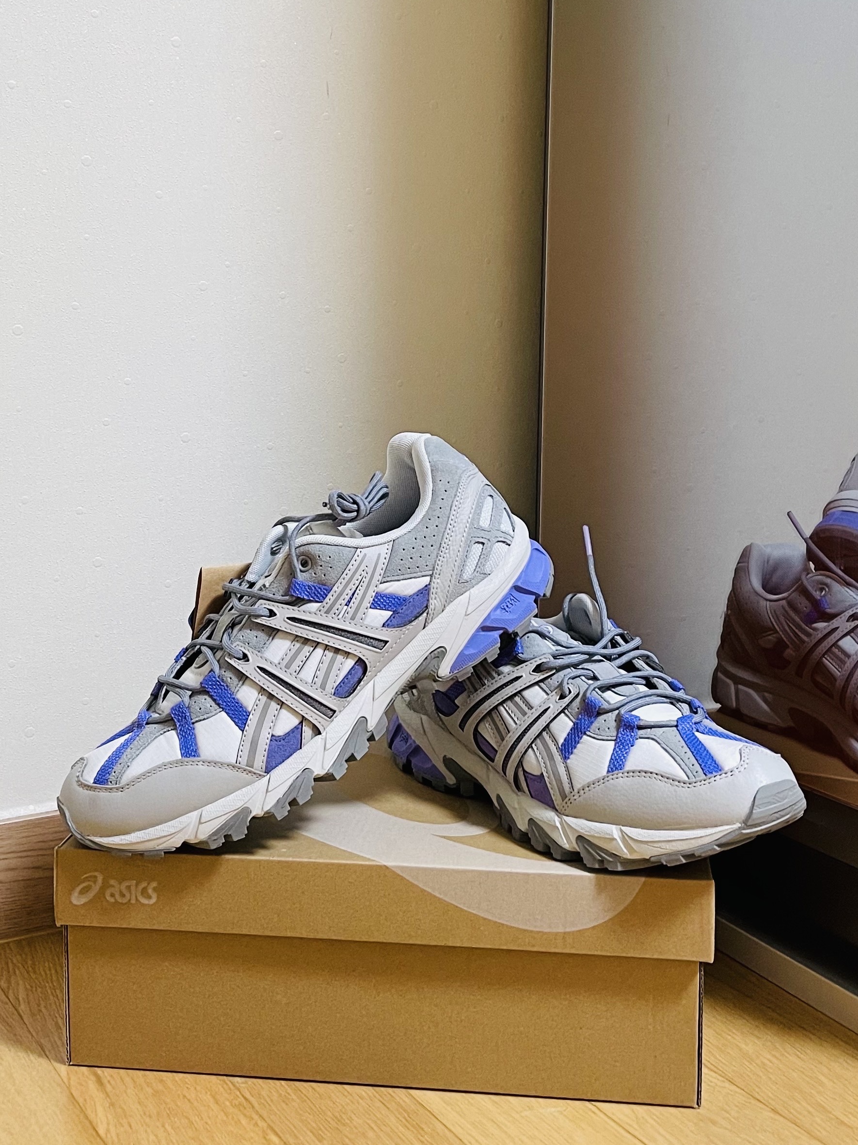 (W) Asics Gel-Sonoma 15-50 Glacier Grey Oyster Grey 착용 스타일
