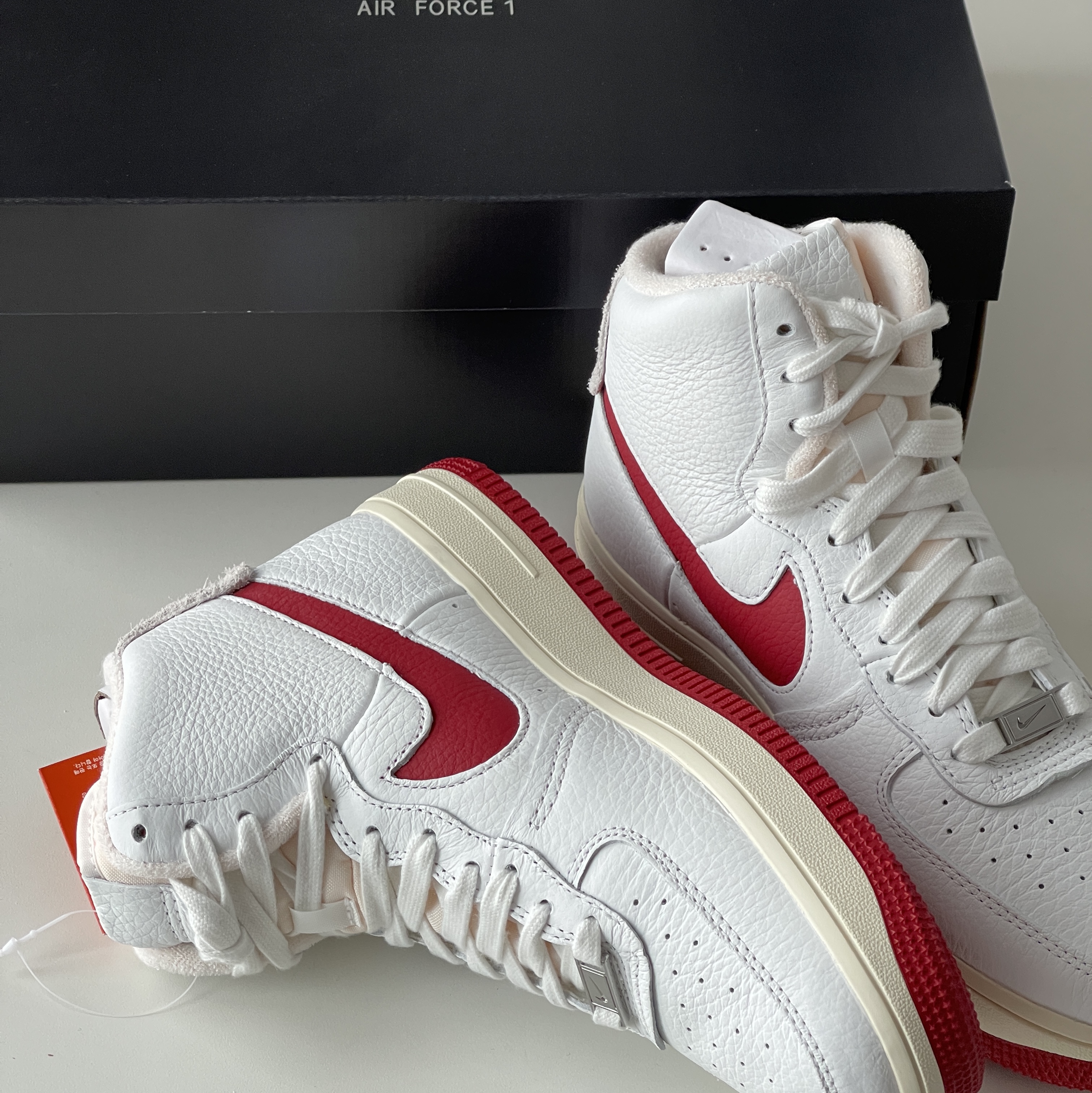 (W) Nike Air Force 1 High Sculpt Gym Red 착용 스타일 - 3