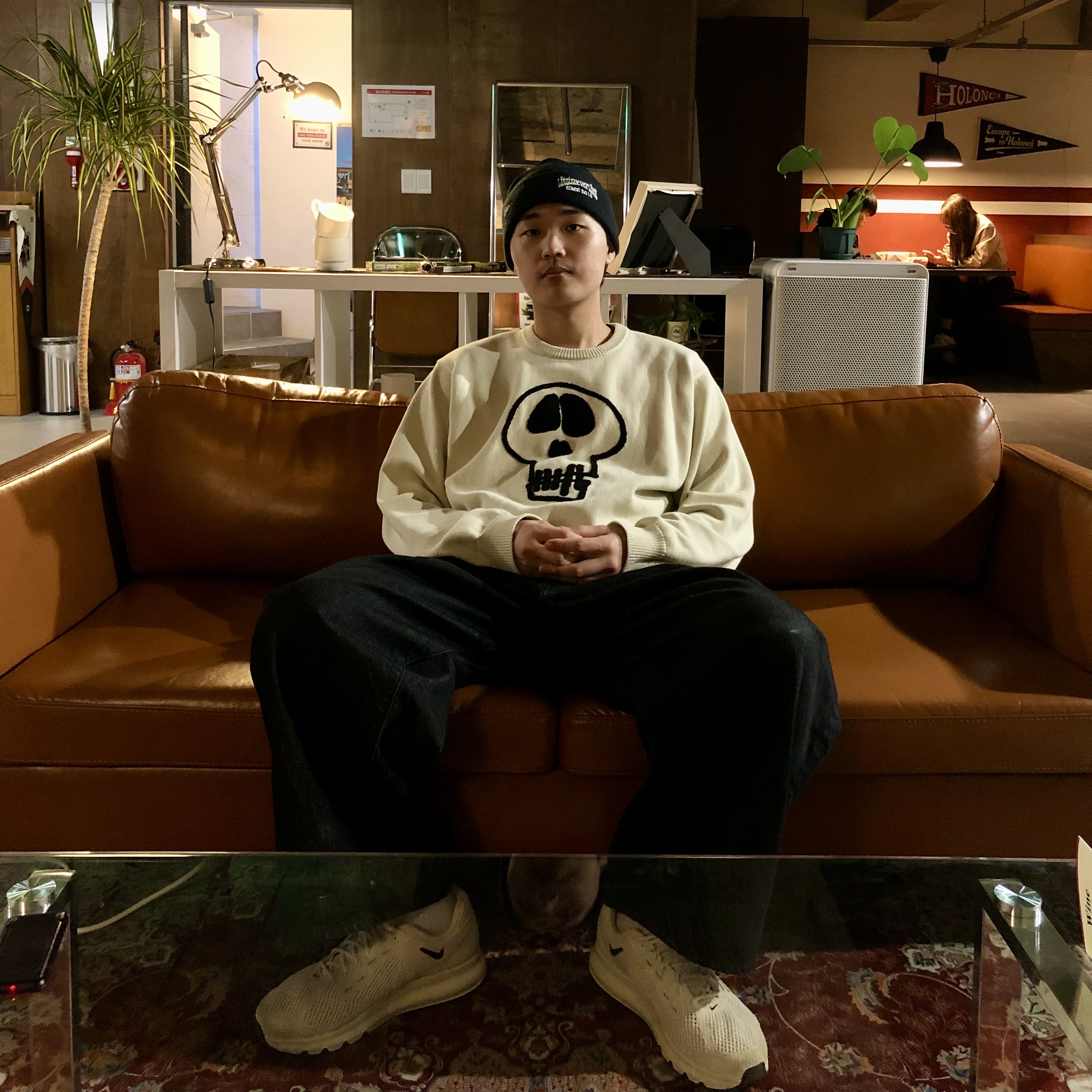 Nike x Stussy Air Max 2013 Fossil, Stussy Skull Sweater Natural 착용 스타일