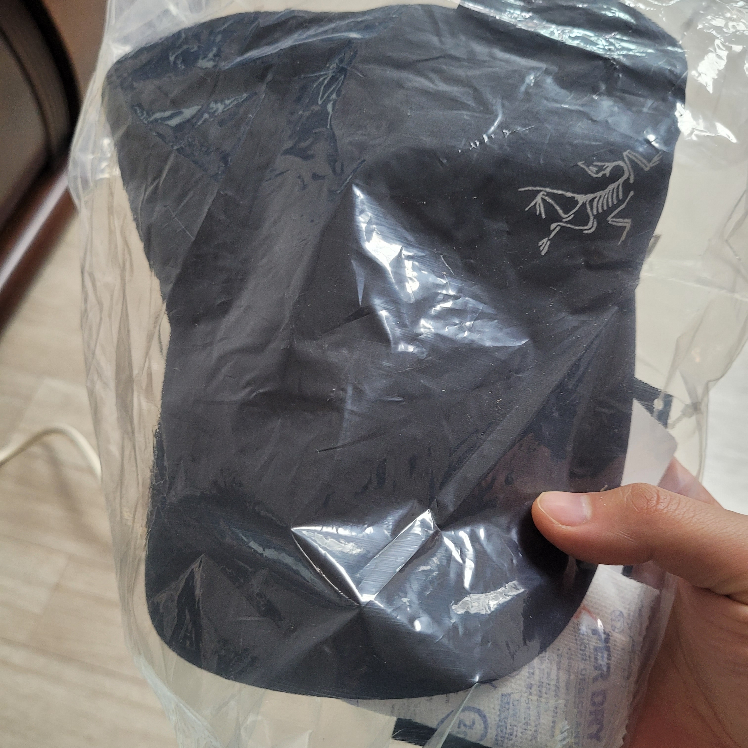 Arc'teryx Calvus Cap Black 착용 스타일