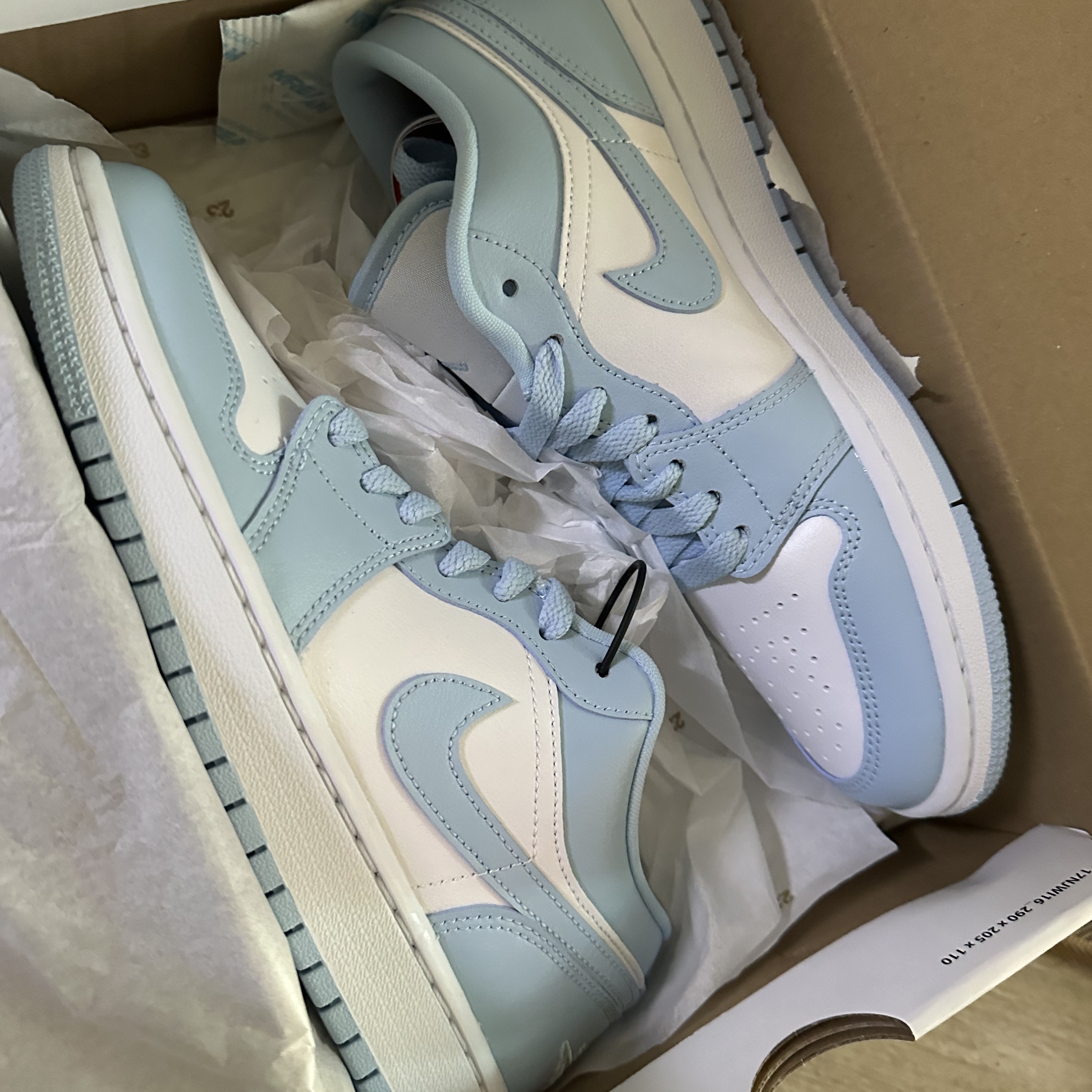 (W) Jordan 1 Low White Ice Blue 착용 스타일 - 2