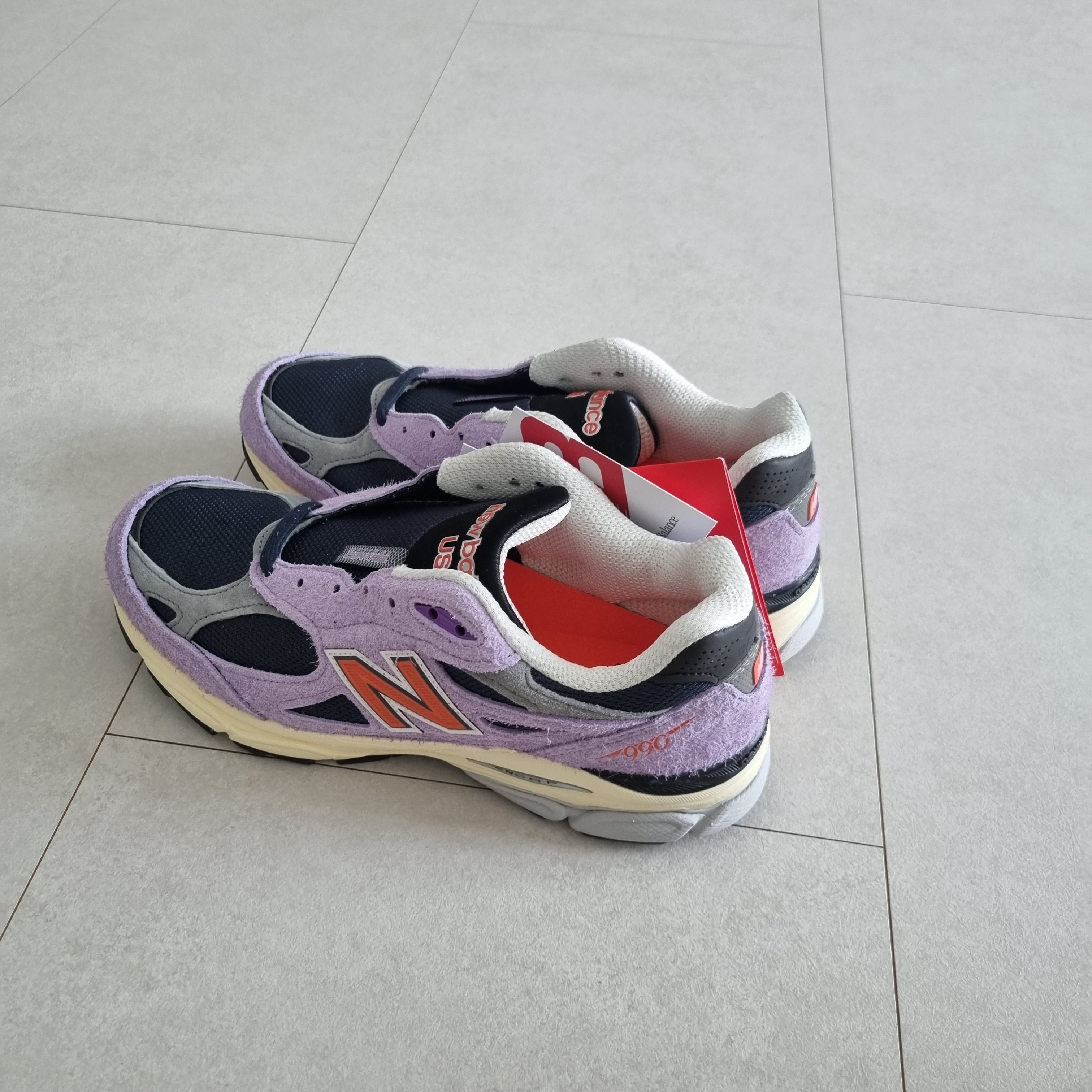 New Balance 990v3 Made in USA Raw Amethyst 착용 스타일 - 1