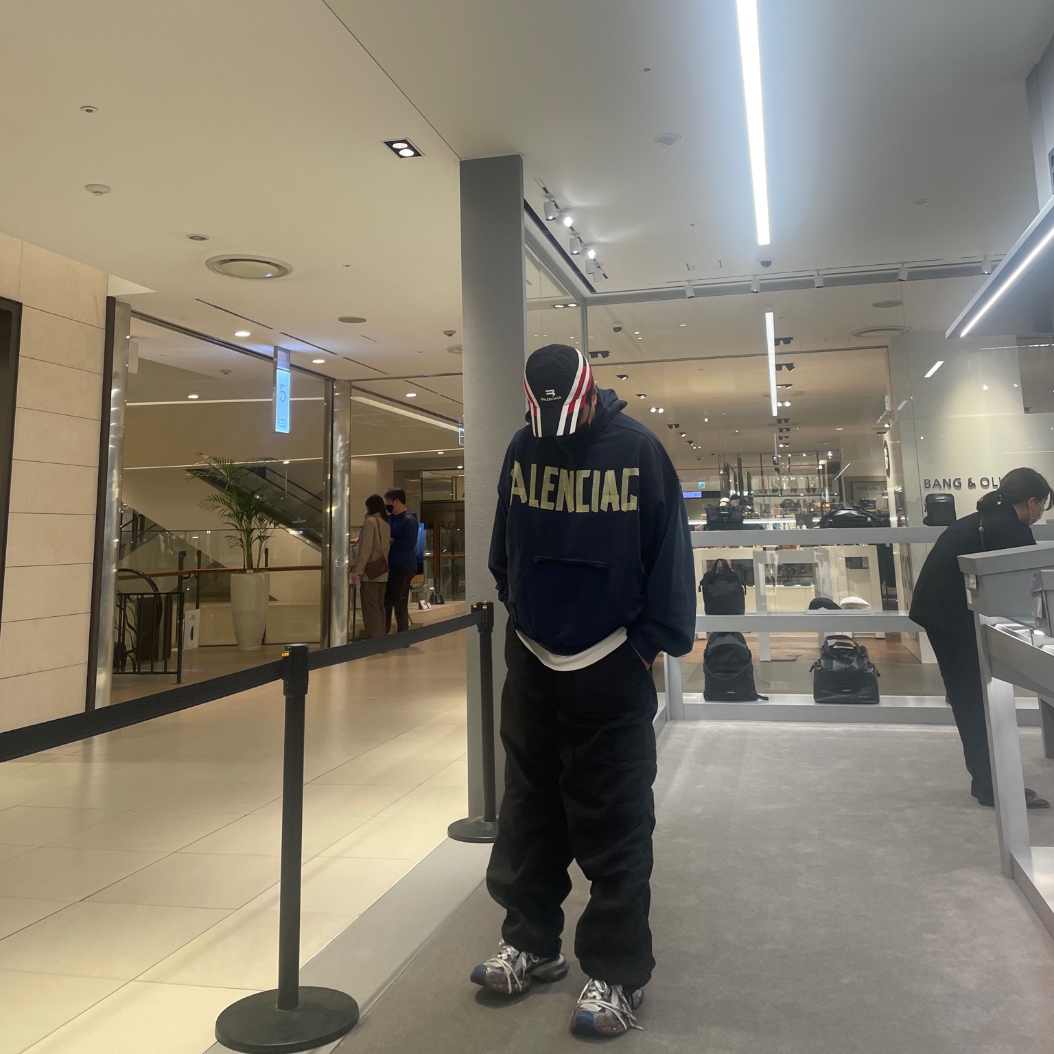 Balenciaga 3XL Sneakers Worn Out Grey White Blue, Balenciaga 3XL Sneakers Light Beige 착용 스타일 - 3