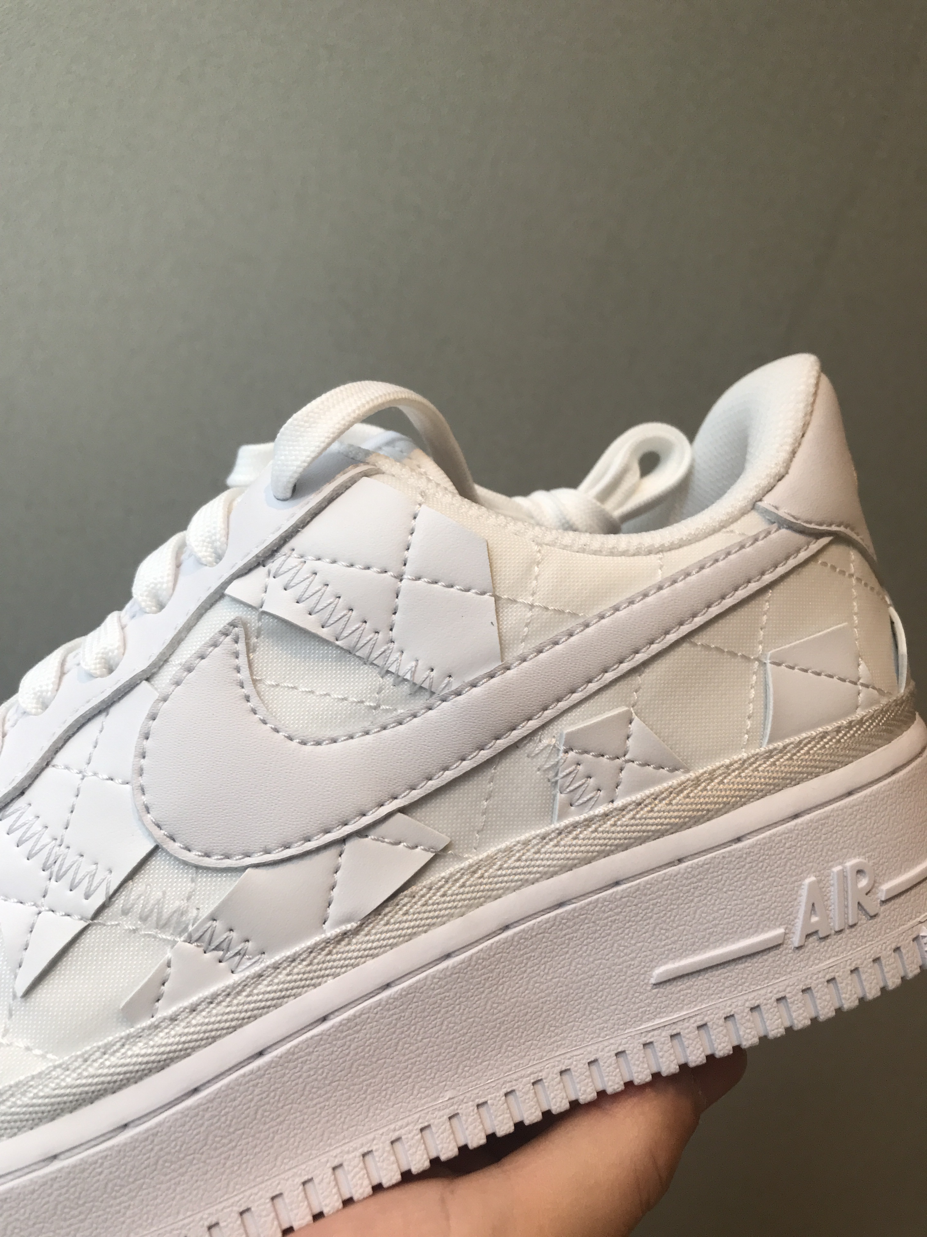 Nike x Billie Eilish Air Force 1 Low SP Triple White 착용 스타일 - 3