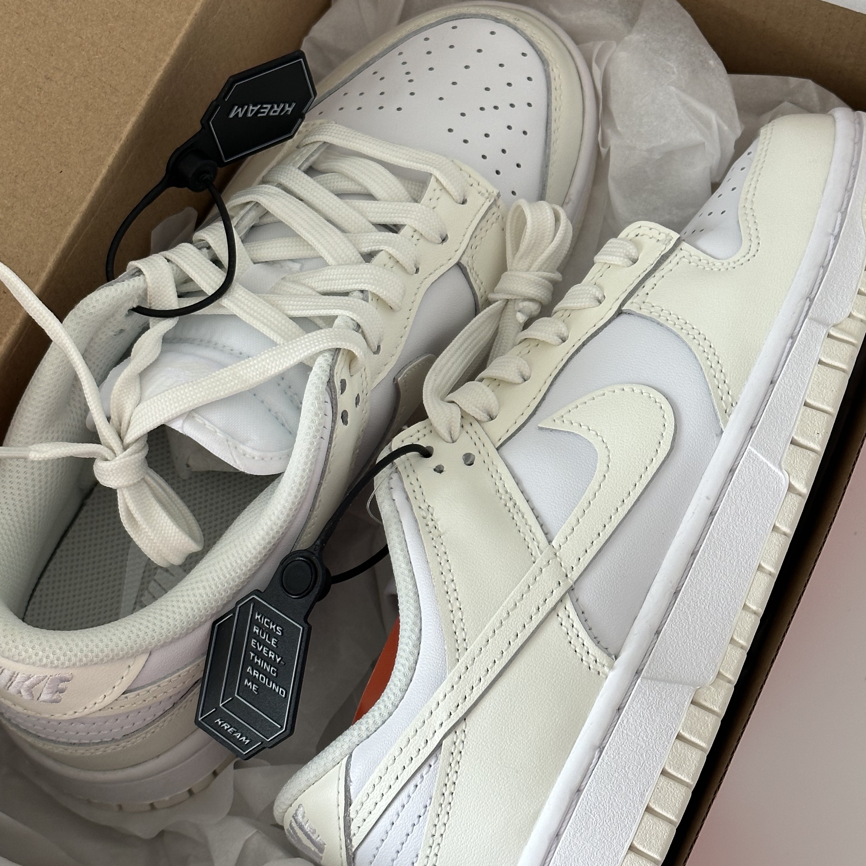 (W) Nike Dunk Low White and Sail 착용 스타일