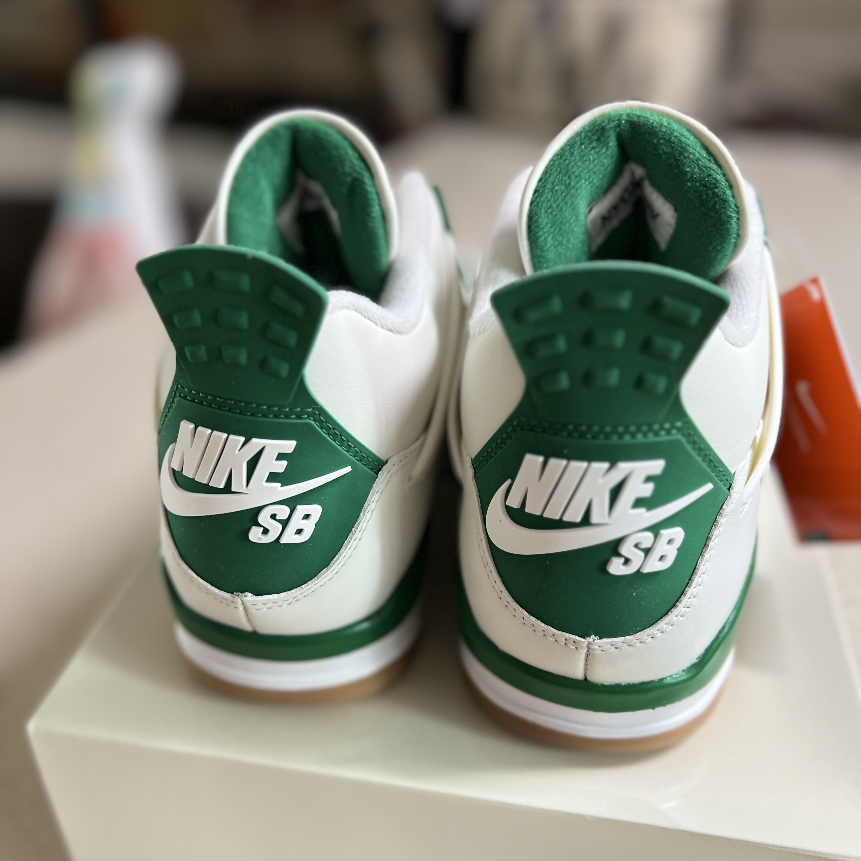 Jordan 4 x Nike SB Retro SP Pine Green 착용 스타일 - 3