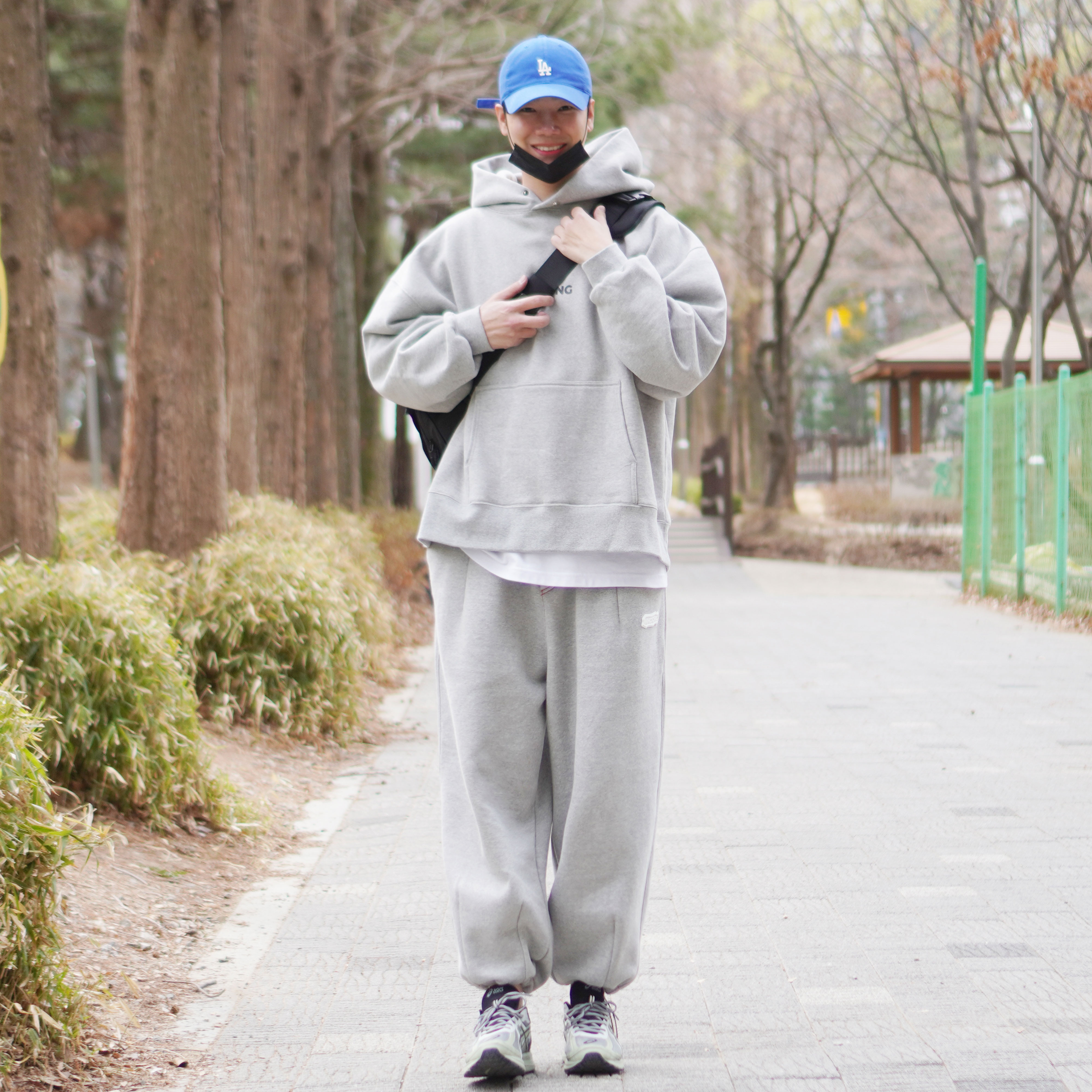 Asics Jog 100 S Sheet Rock - 2E Wide 착용 스타일 - 3