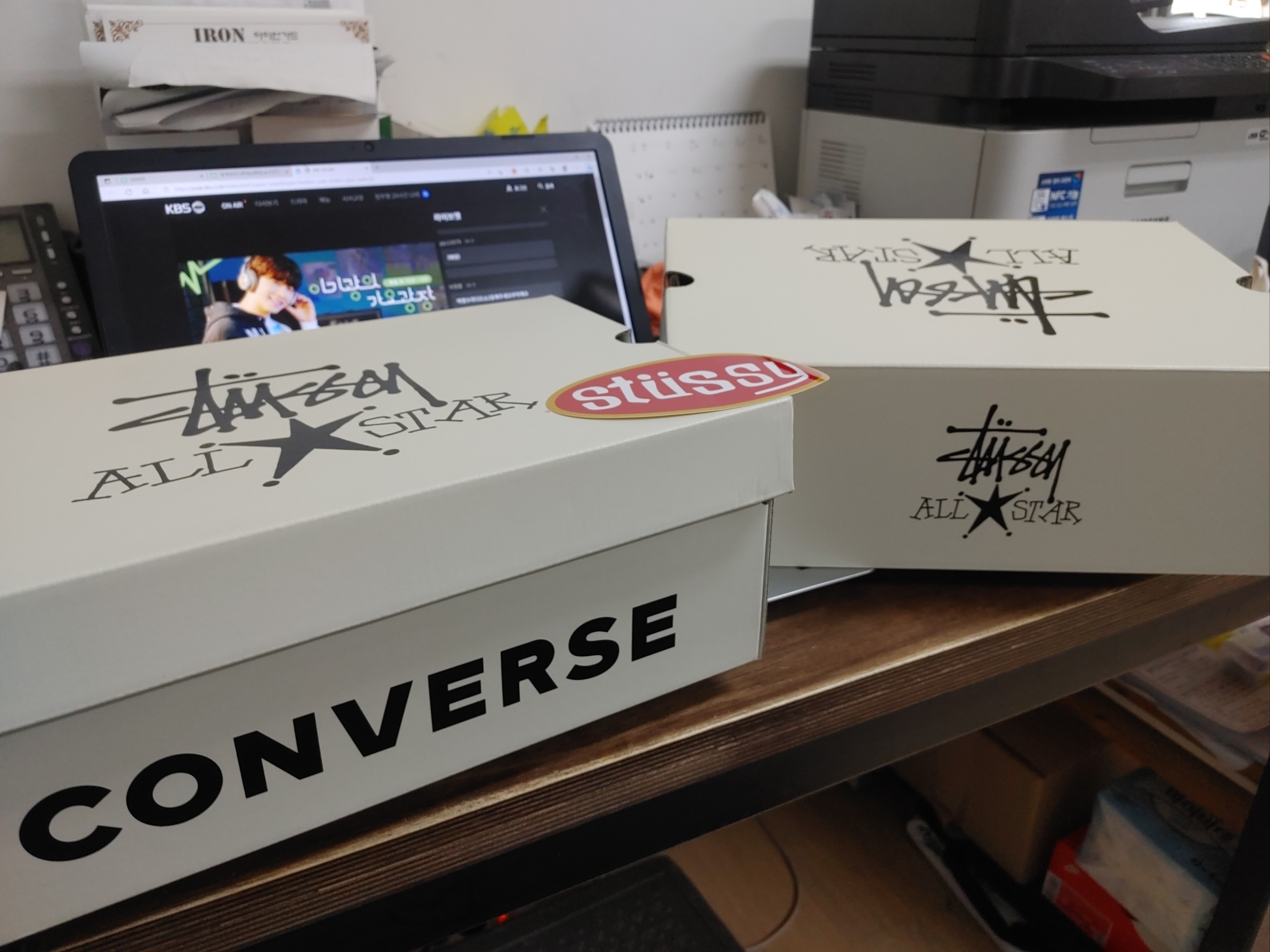 Converse x Stussy Chuck 70 High Black, Converse x Stussy Chuck 70 High Natural Ivory 착용 스타일 - 1