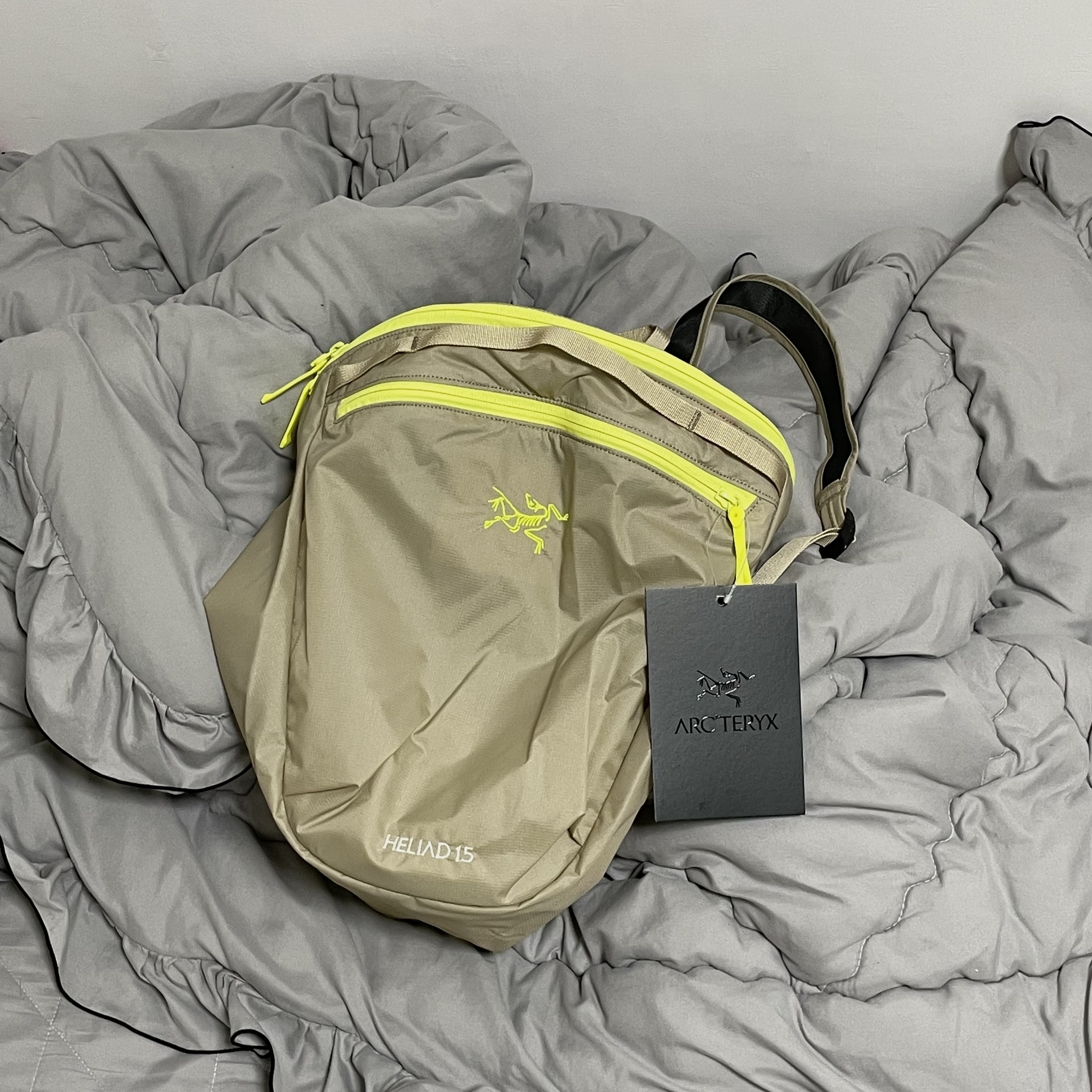 Arc'teryx Heliad 15 Backpack Wicker Sprint 착용 스타일 - 1