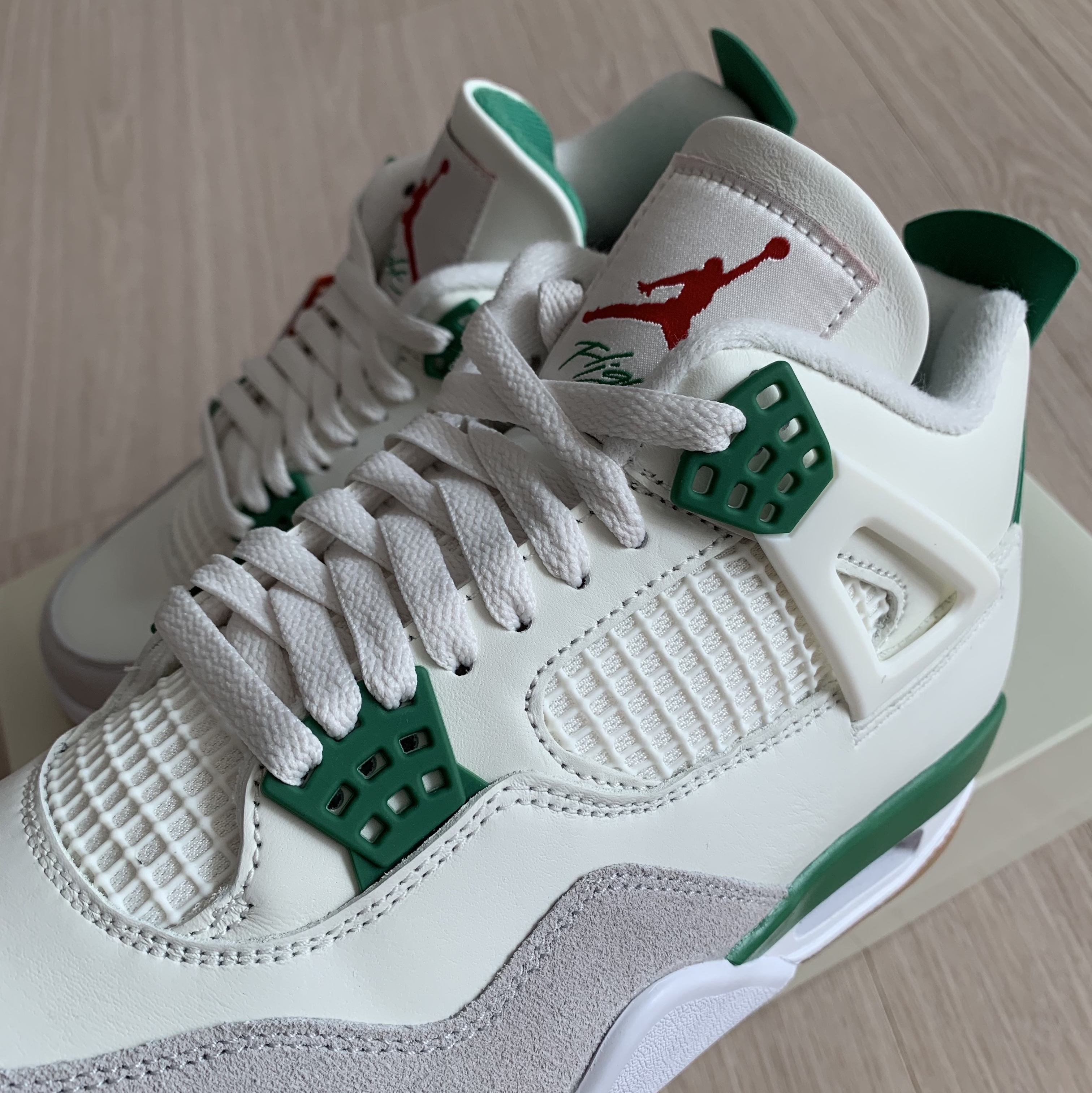 Jordan 4 x Nike SB Retro SP Pine Green 착용 스타일 - 2