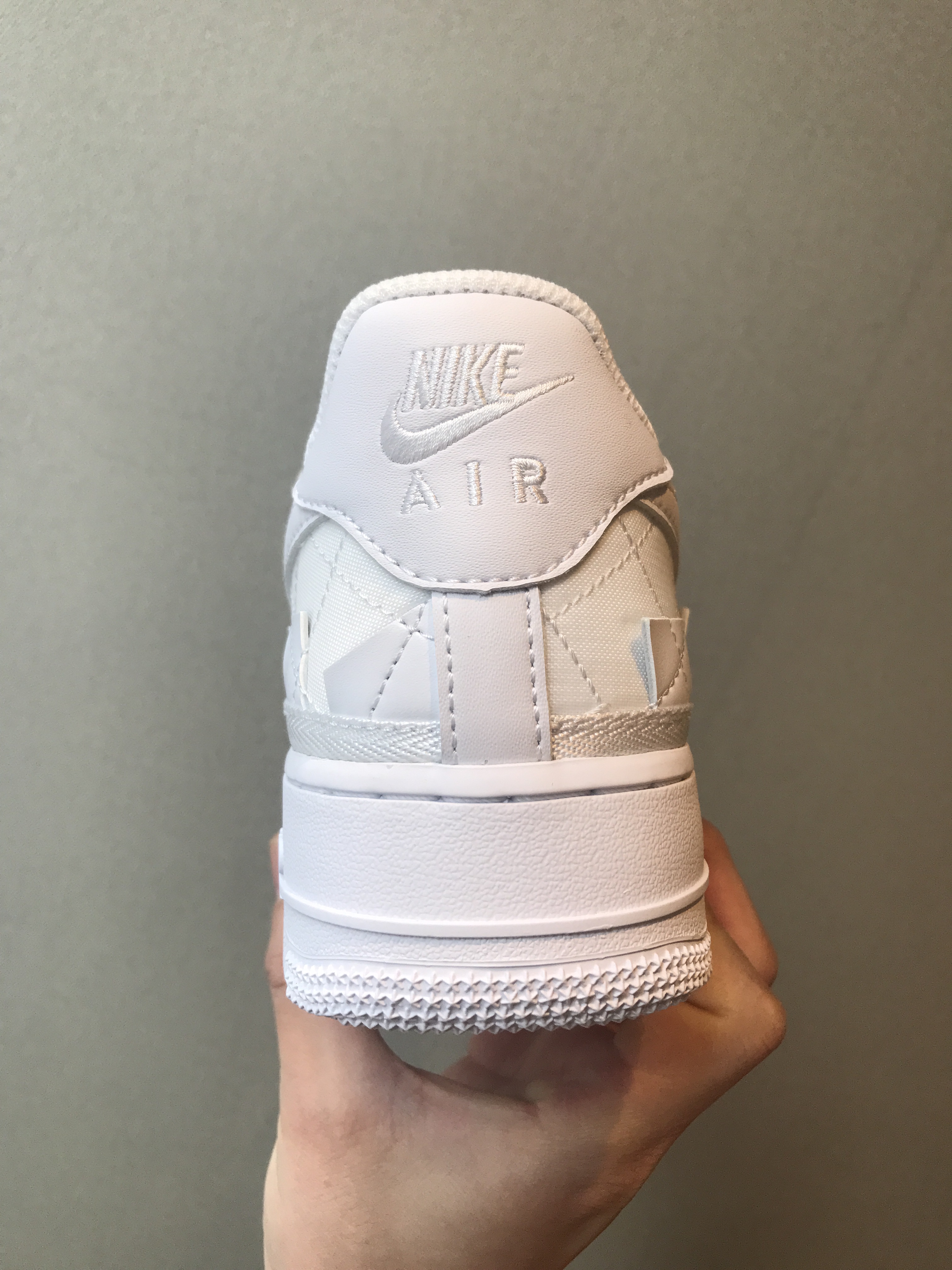 Nike x Billie Eilish Air Force 1 Low SP Triple White 착용 스타일 - 2