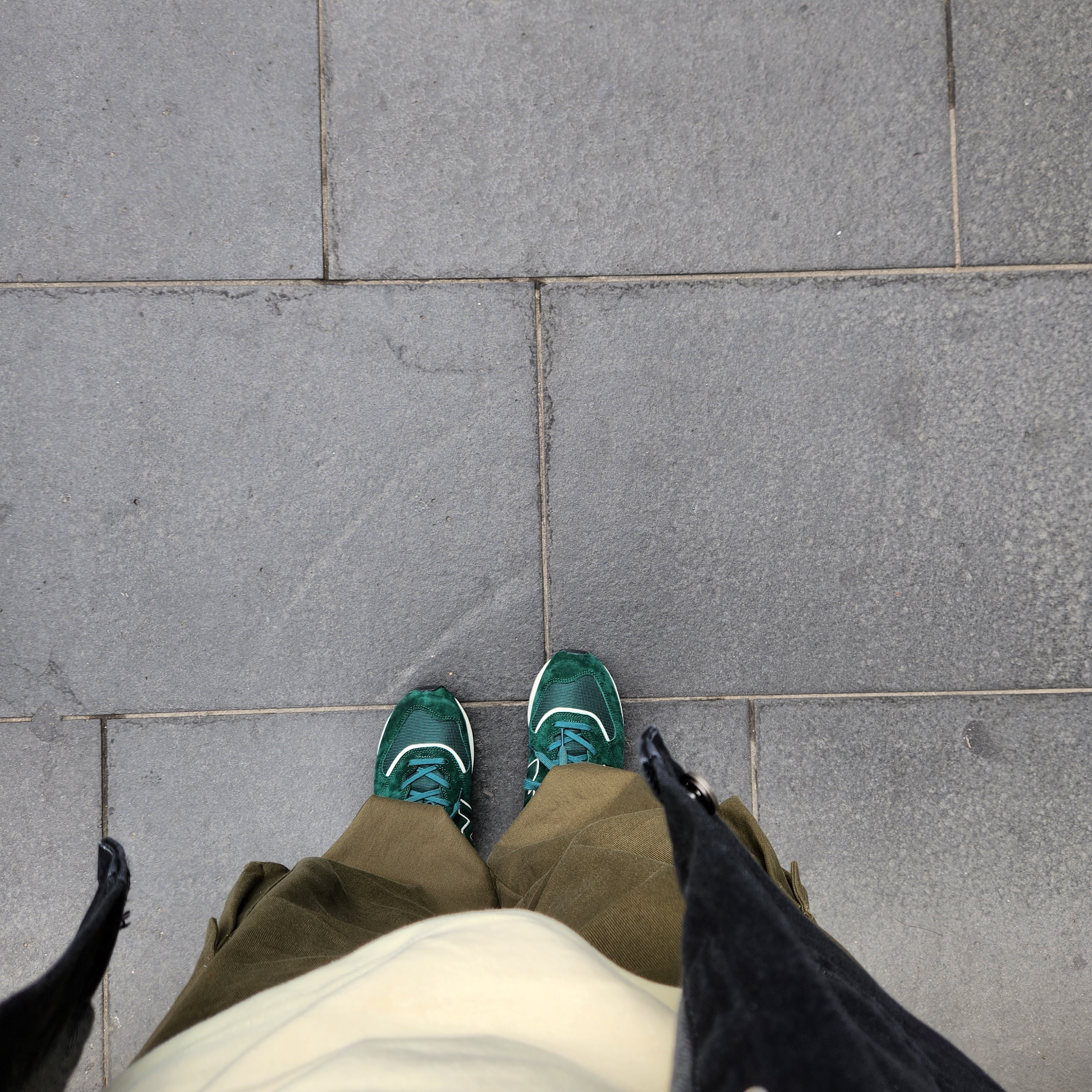 New Balance 574 Legacy Green 착용 스타일