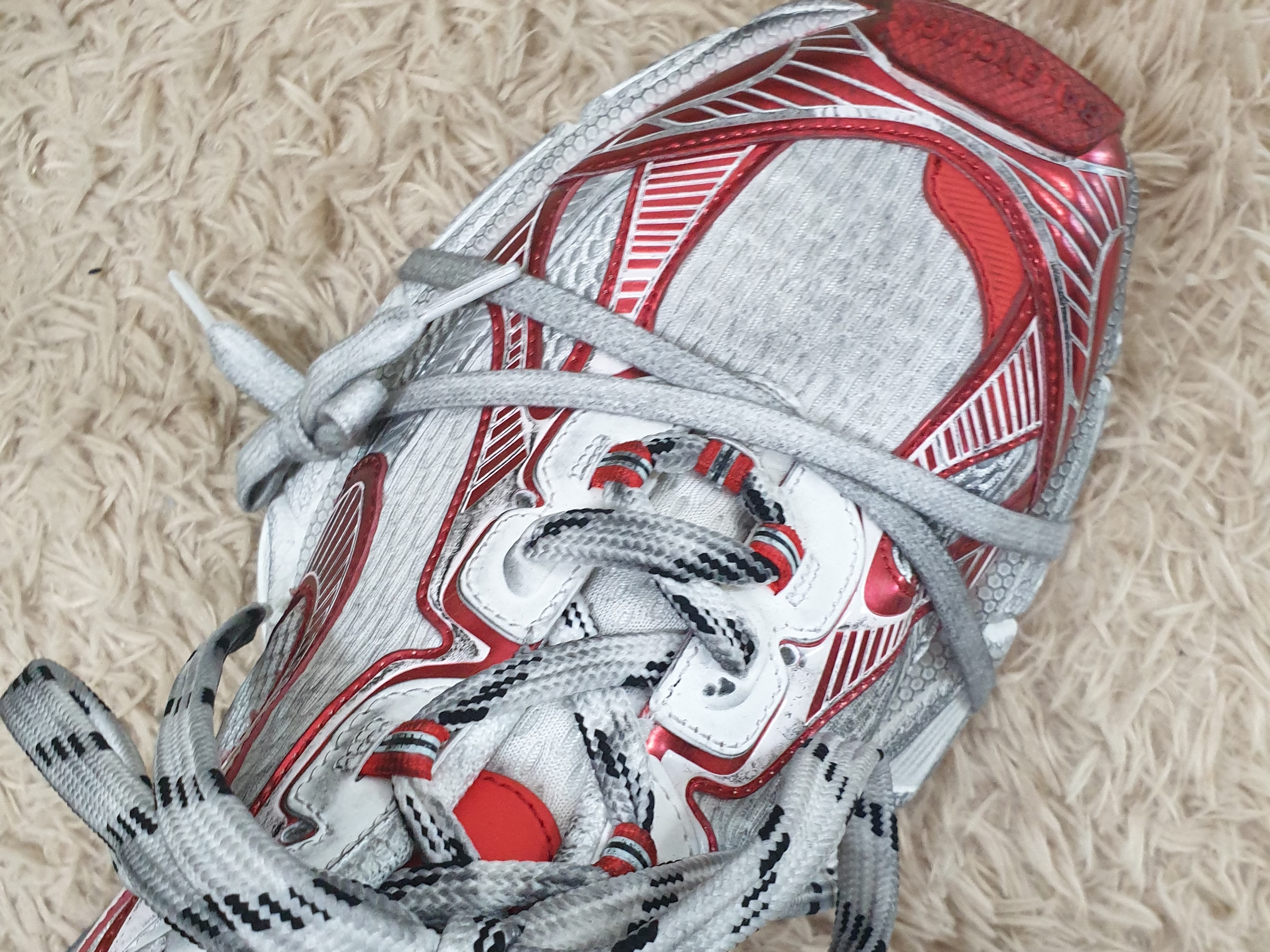 Balenciaga 3XL Sneakers White Red 착용 스타일 - 3