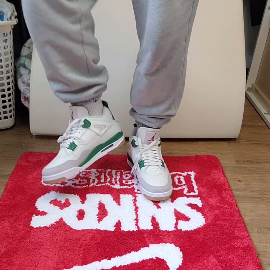 Jordan 4 x Nike SB Retro SP Pine Green 착용 스타일 - 1