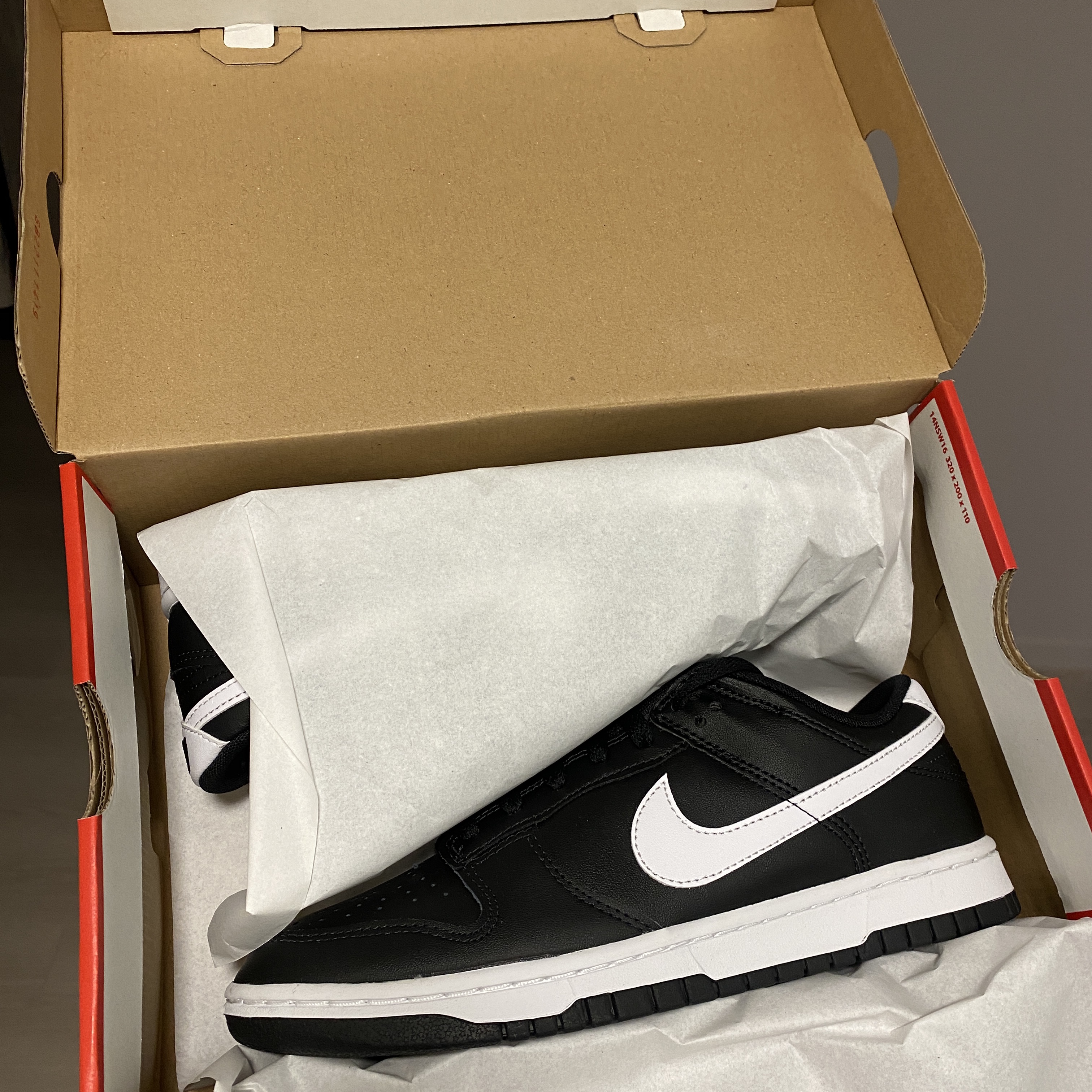 Nike Dunk Low Retro Black White 착용 스타일 - 2