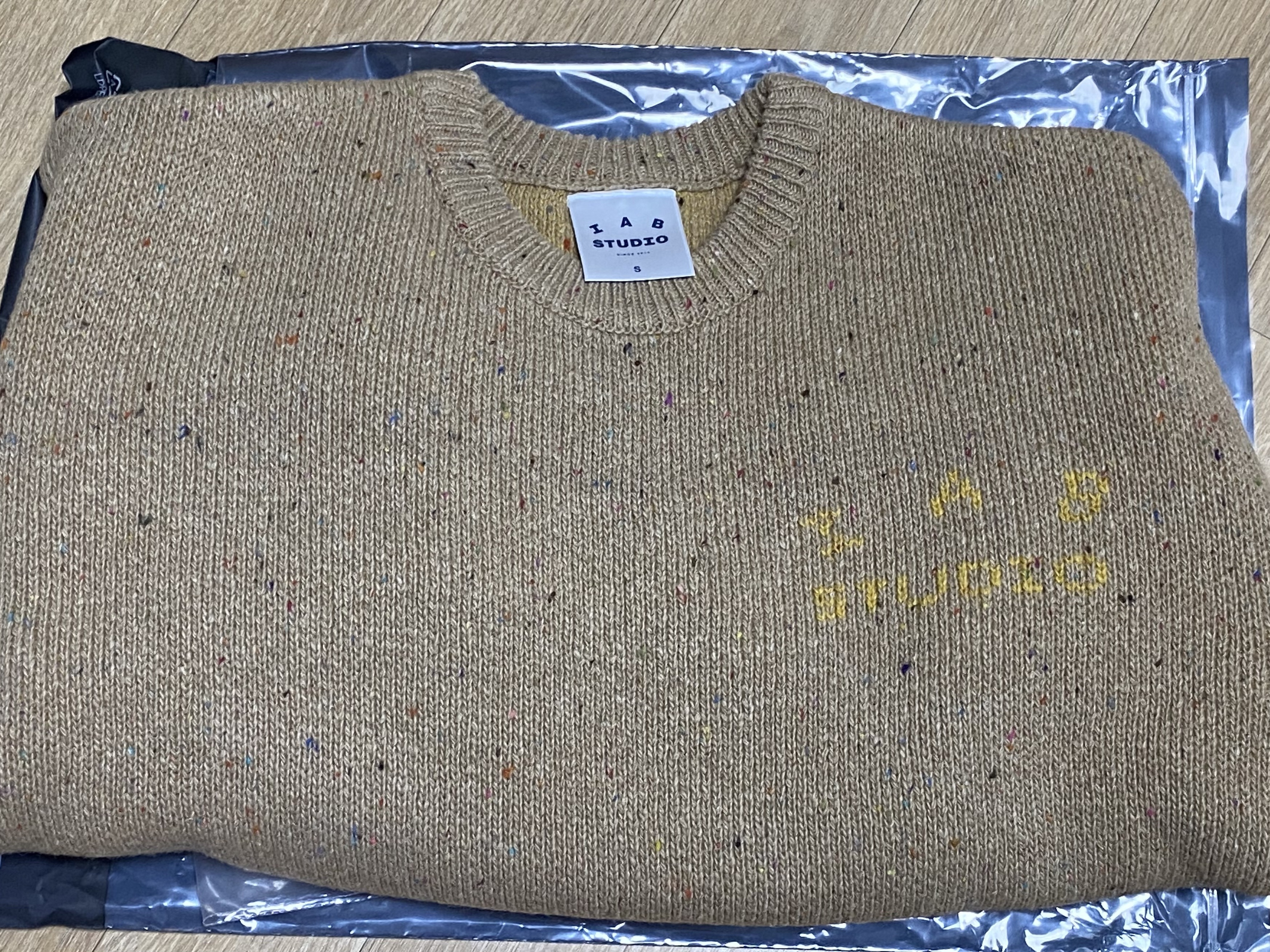 IAB Studio x Saddler Haus Knit Cheese 착용 스타일