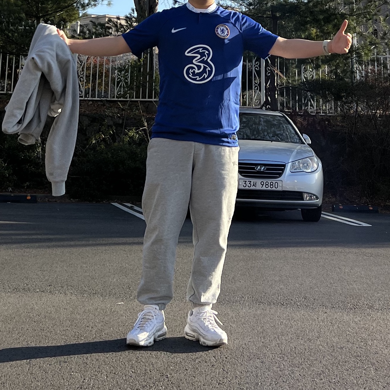 Nike Chelsea FC 2022/23 Stadium Home Dri-Fit Jersey Rush Blue (Non Marking Ver.) 착용 스타일